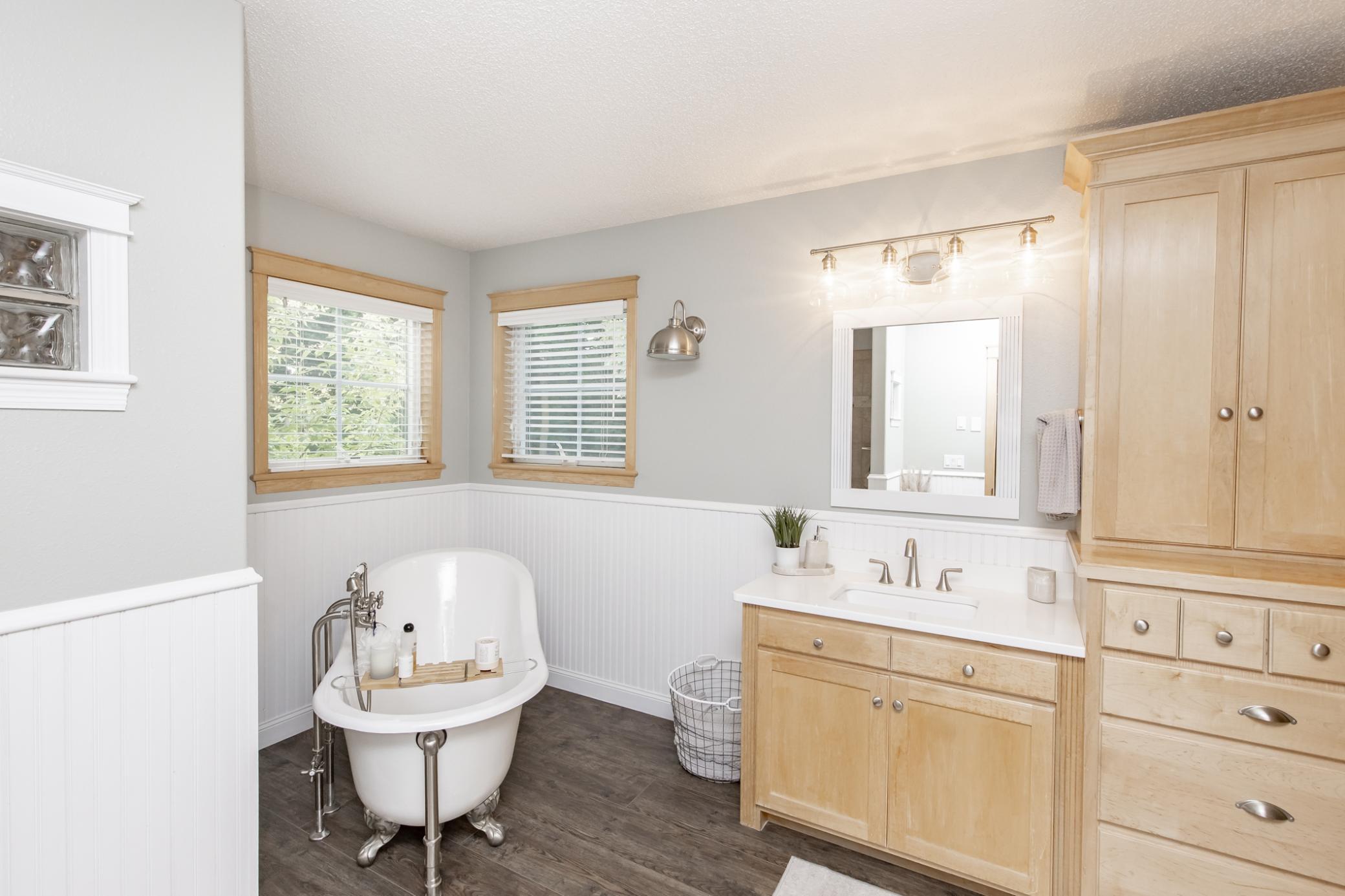 461 20th Avenue E Property Photo 40