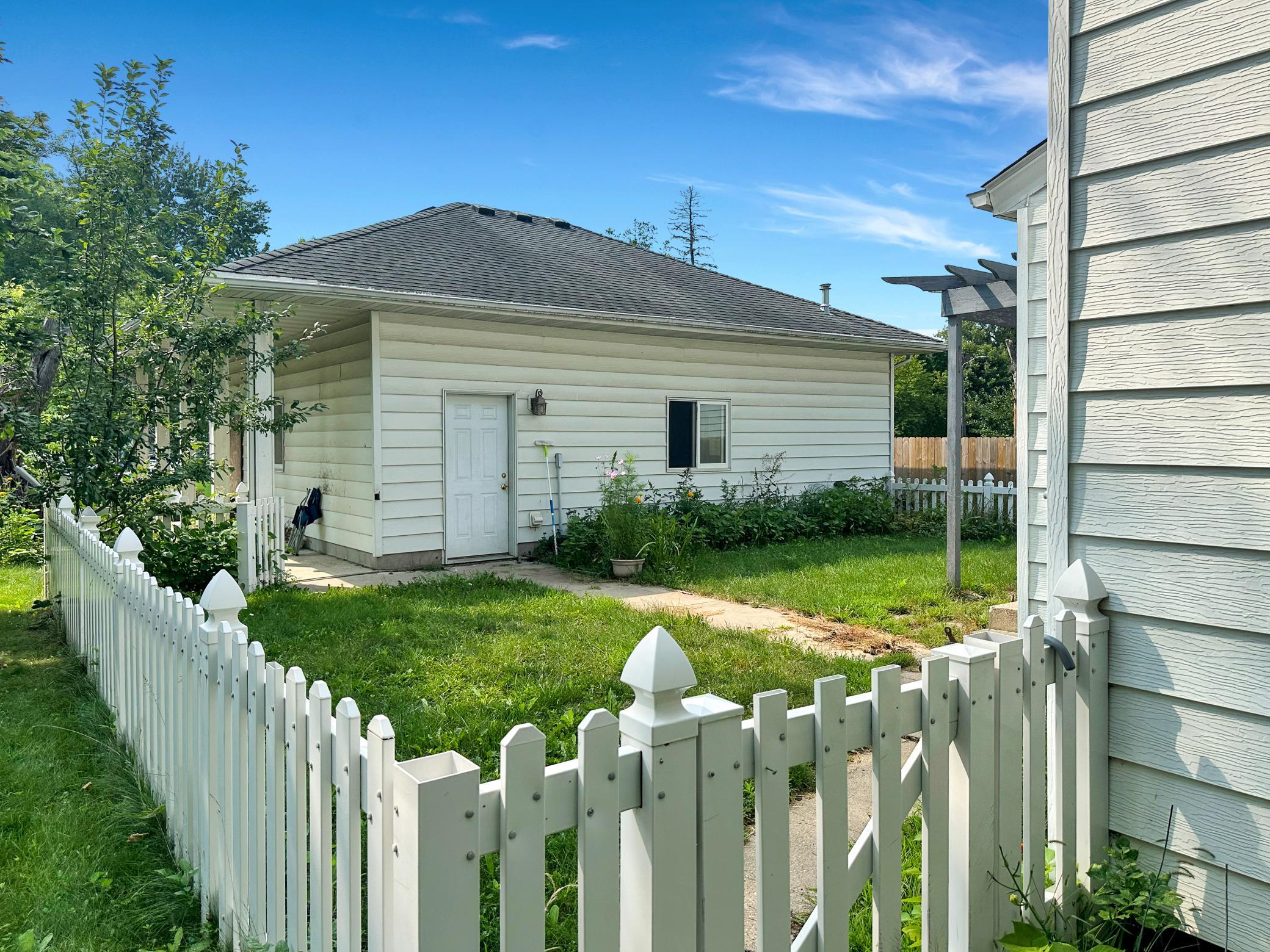420 Highland Road Property Photo 4