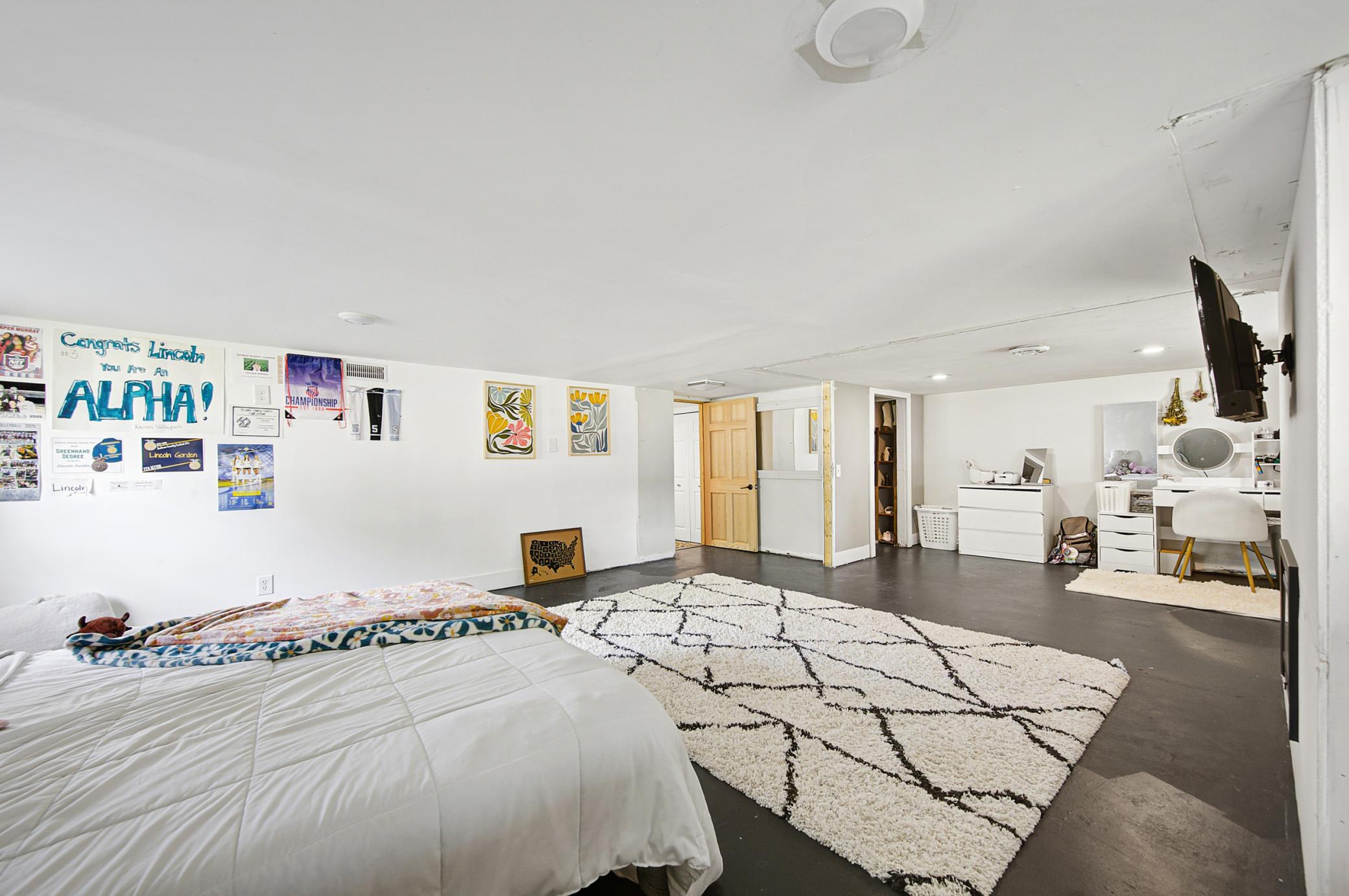 1052 Miller Avenue Property Photo 32