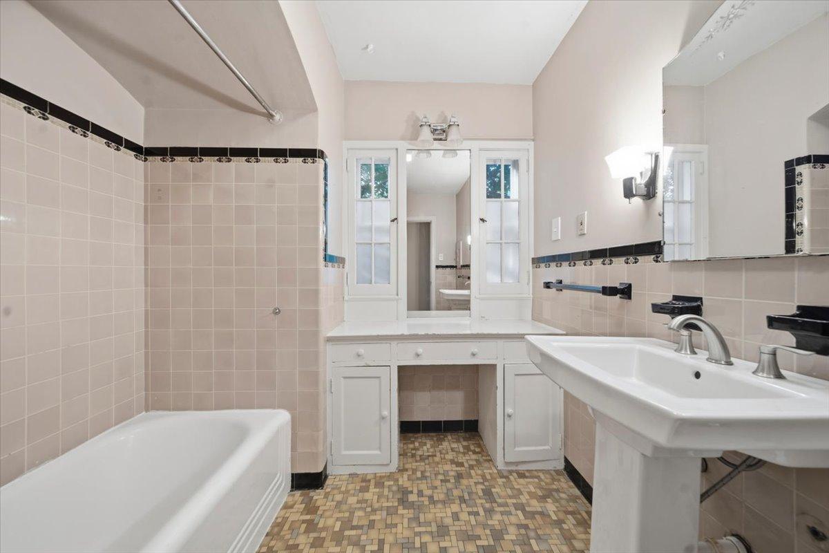 4145 Colfax Avenue S Property Photo 21