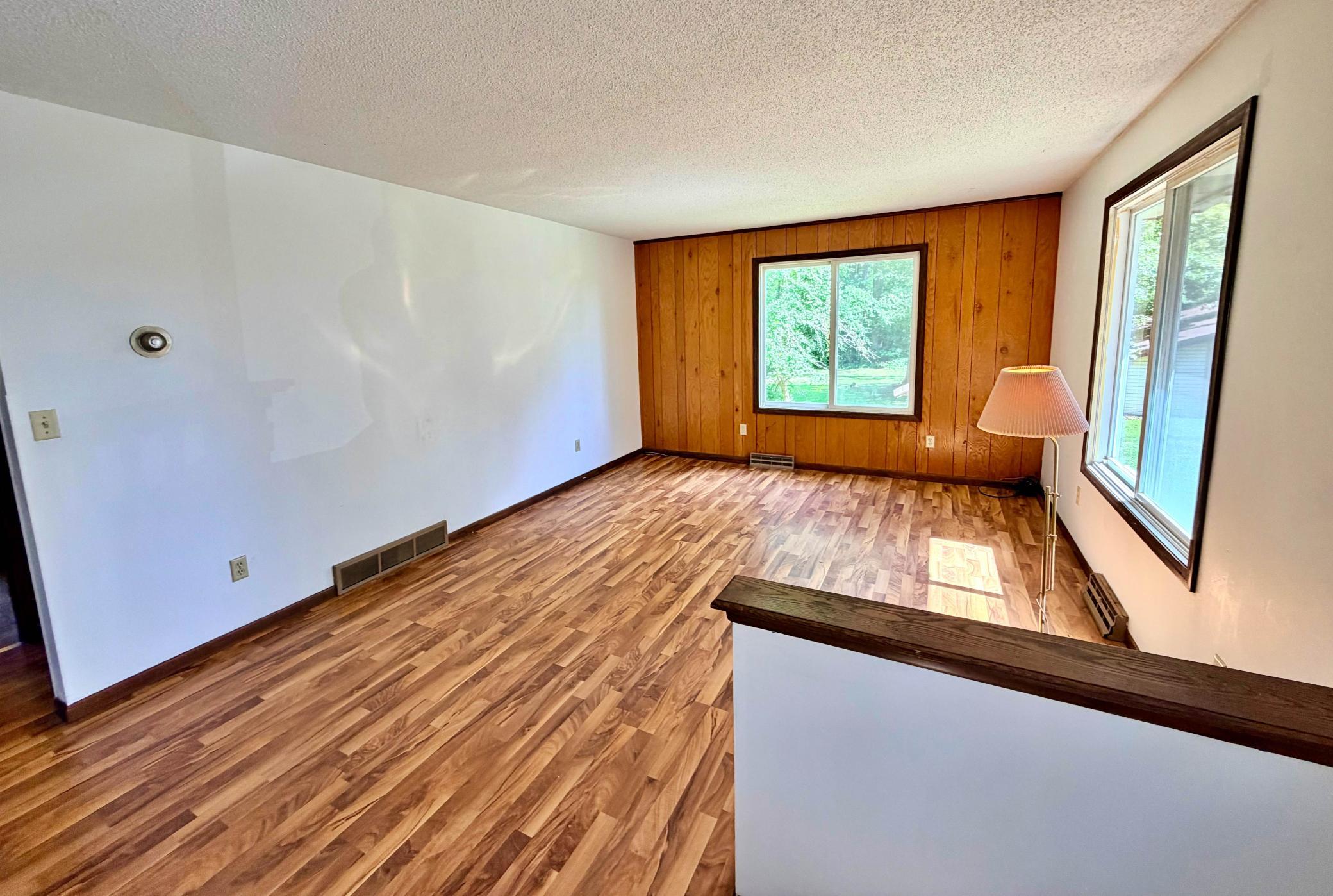 38628 305th Street Property Photo 5