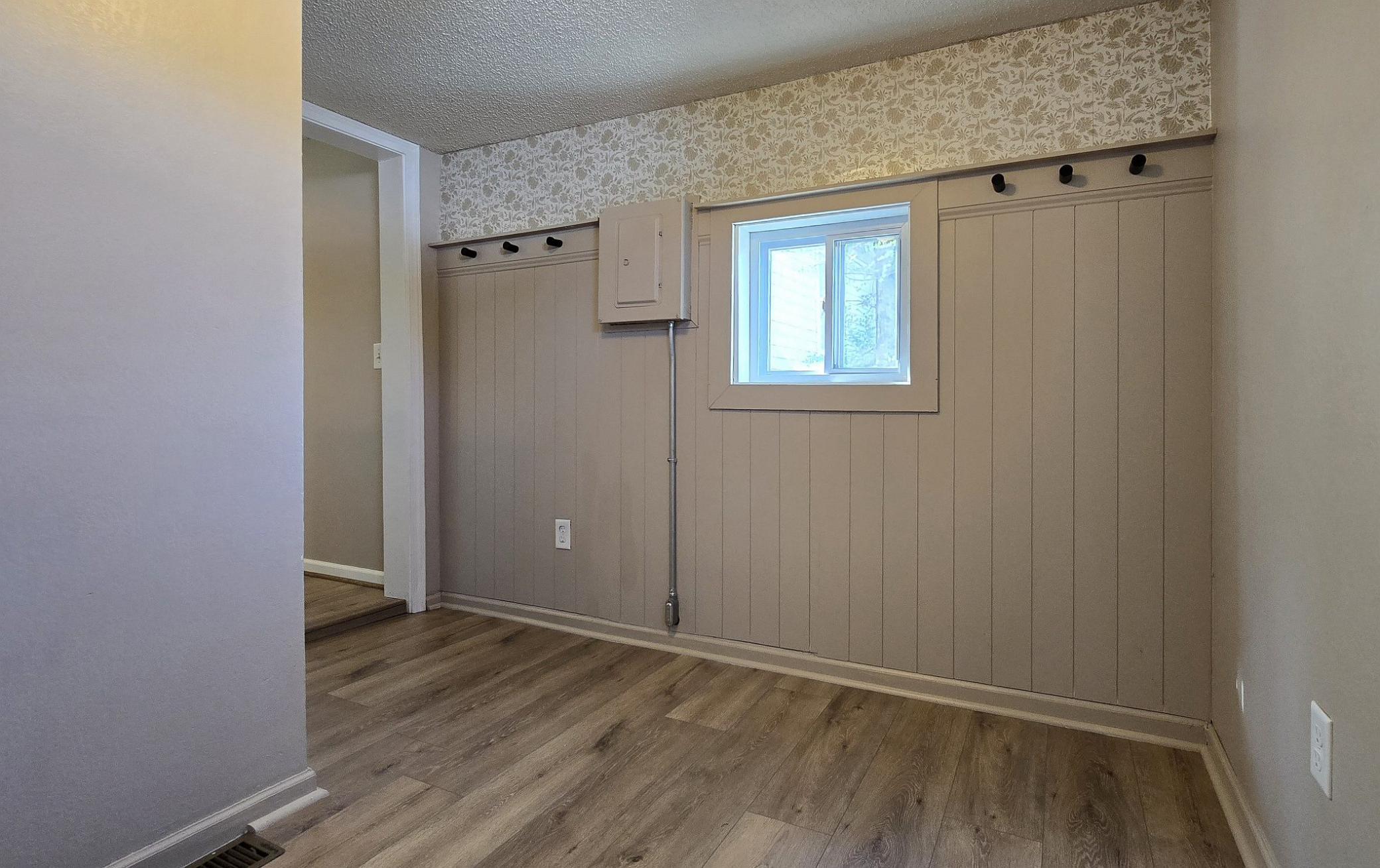 707 Irvine Avenue Nw Property Photo 12
