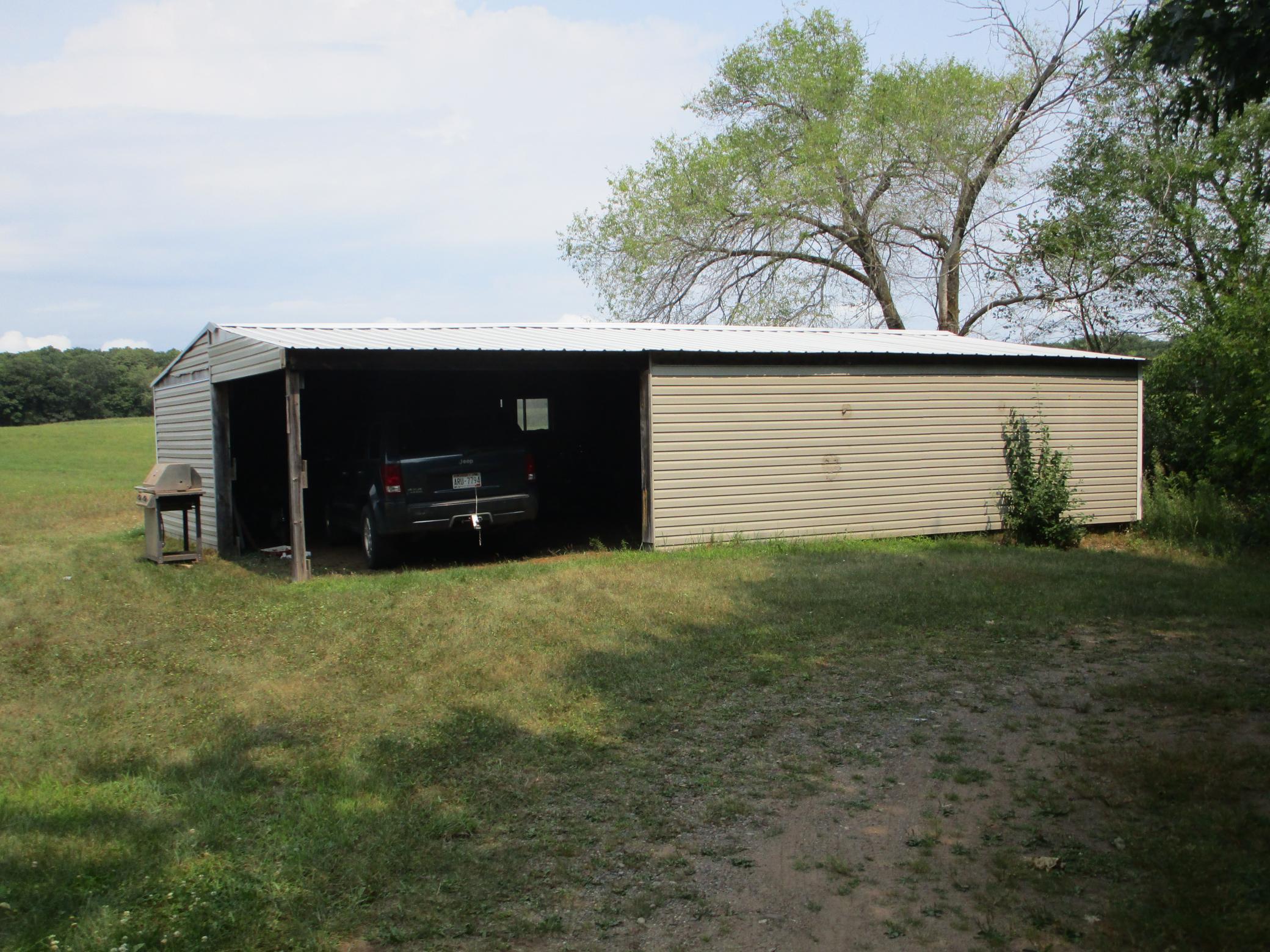 1621 300th Ave Property Photo 6