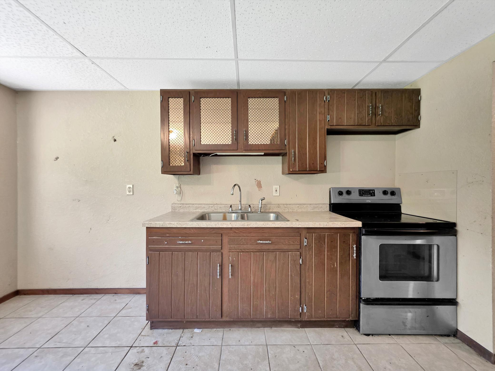 6340 Waterside Drive Property Photo 5