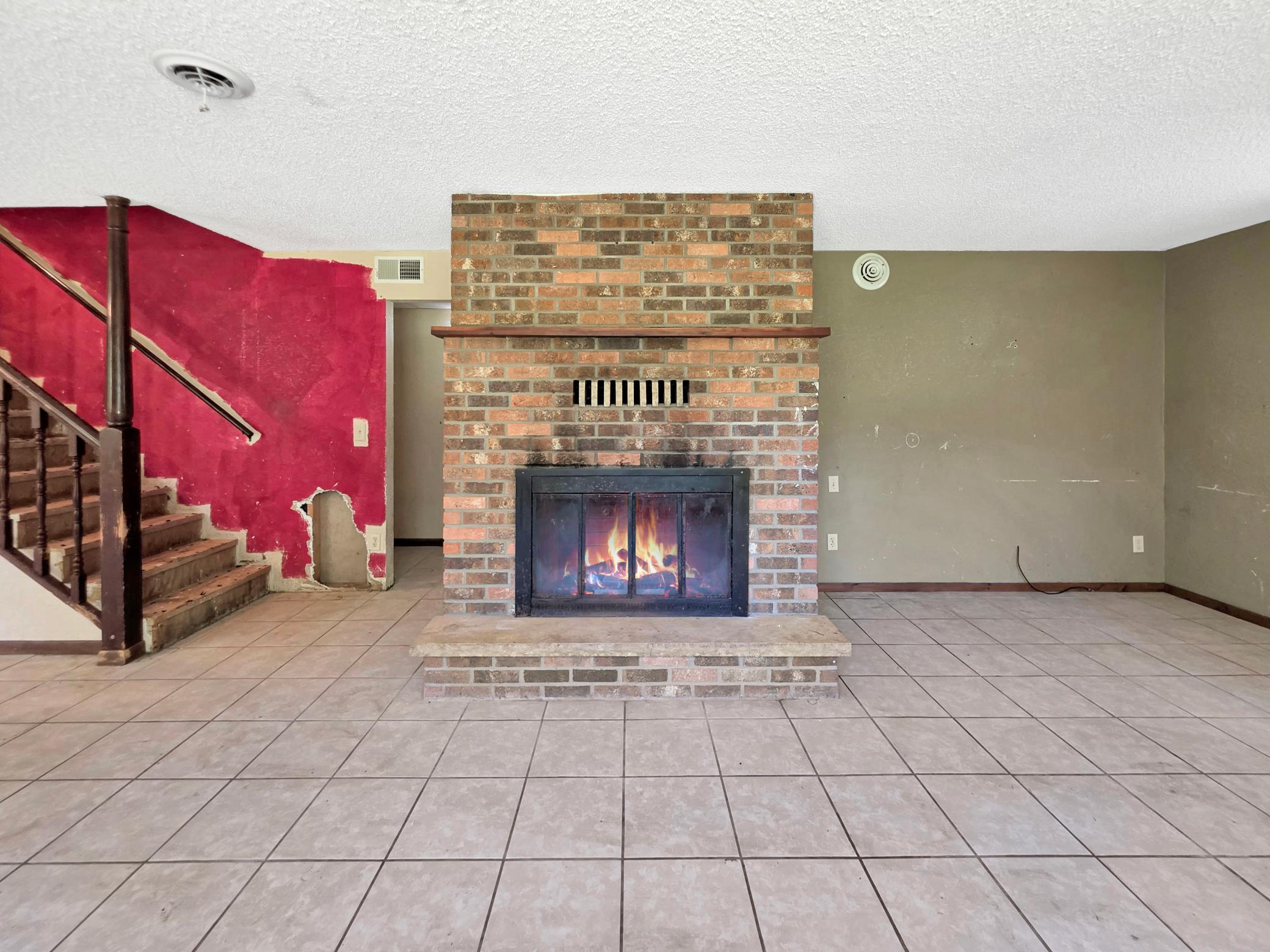 6340 Waterside Drive Property Photo 6