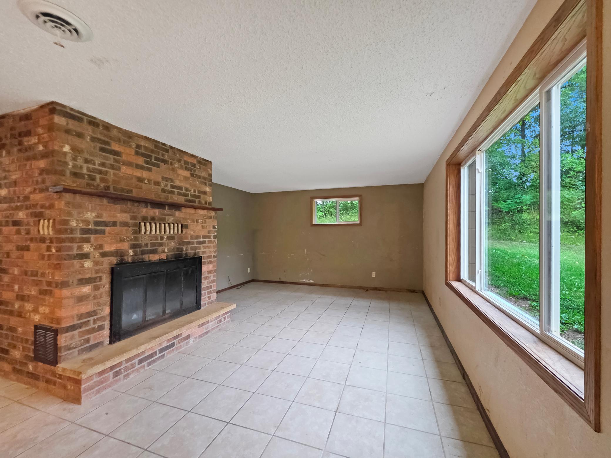 6340 Waterside Drive Property Photo 7