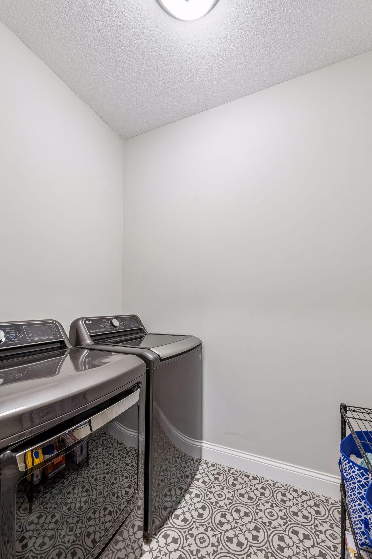 1558 Spruce Street Property Photo 24