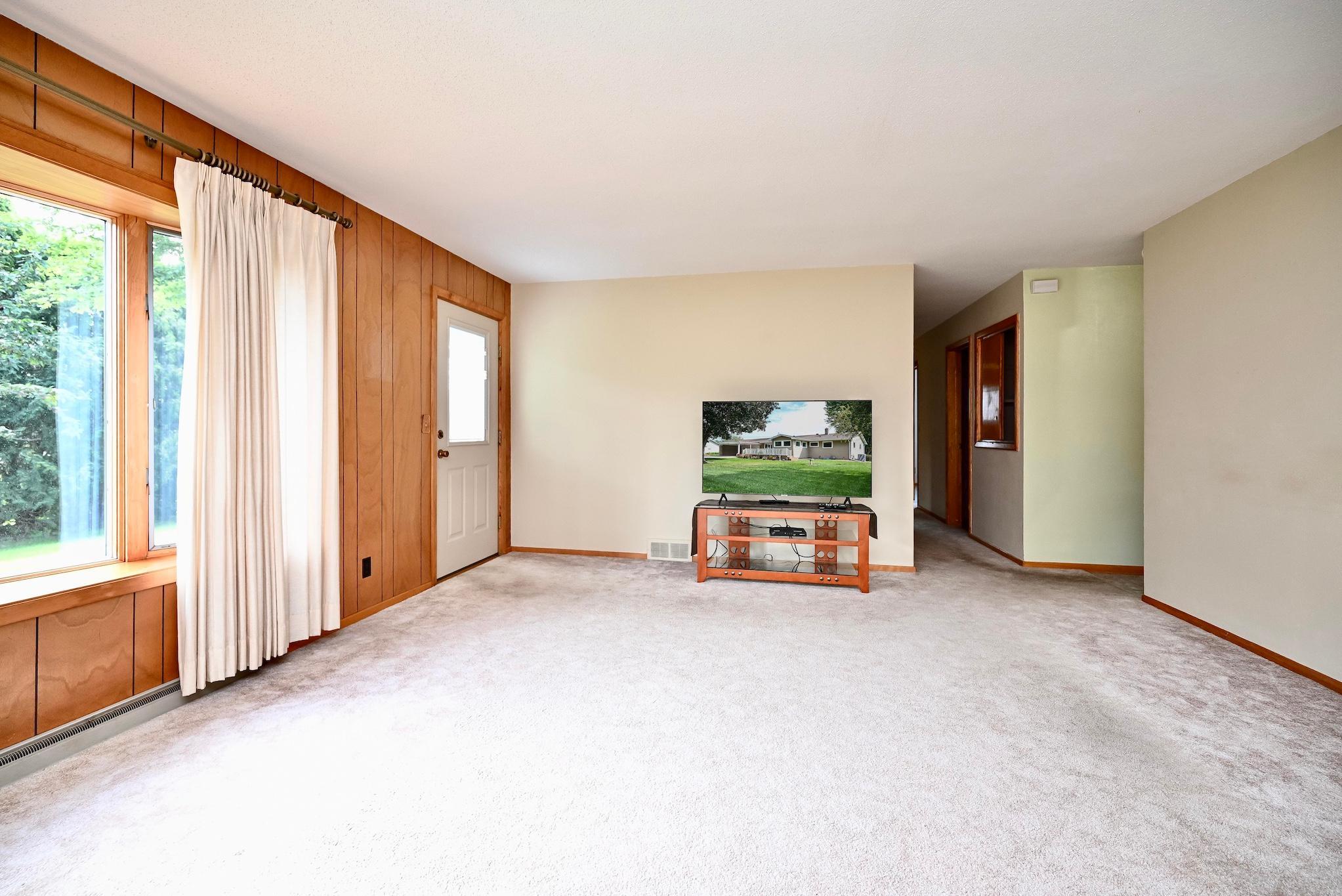 308 Saehler Drive Property Photo 9