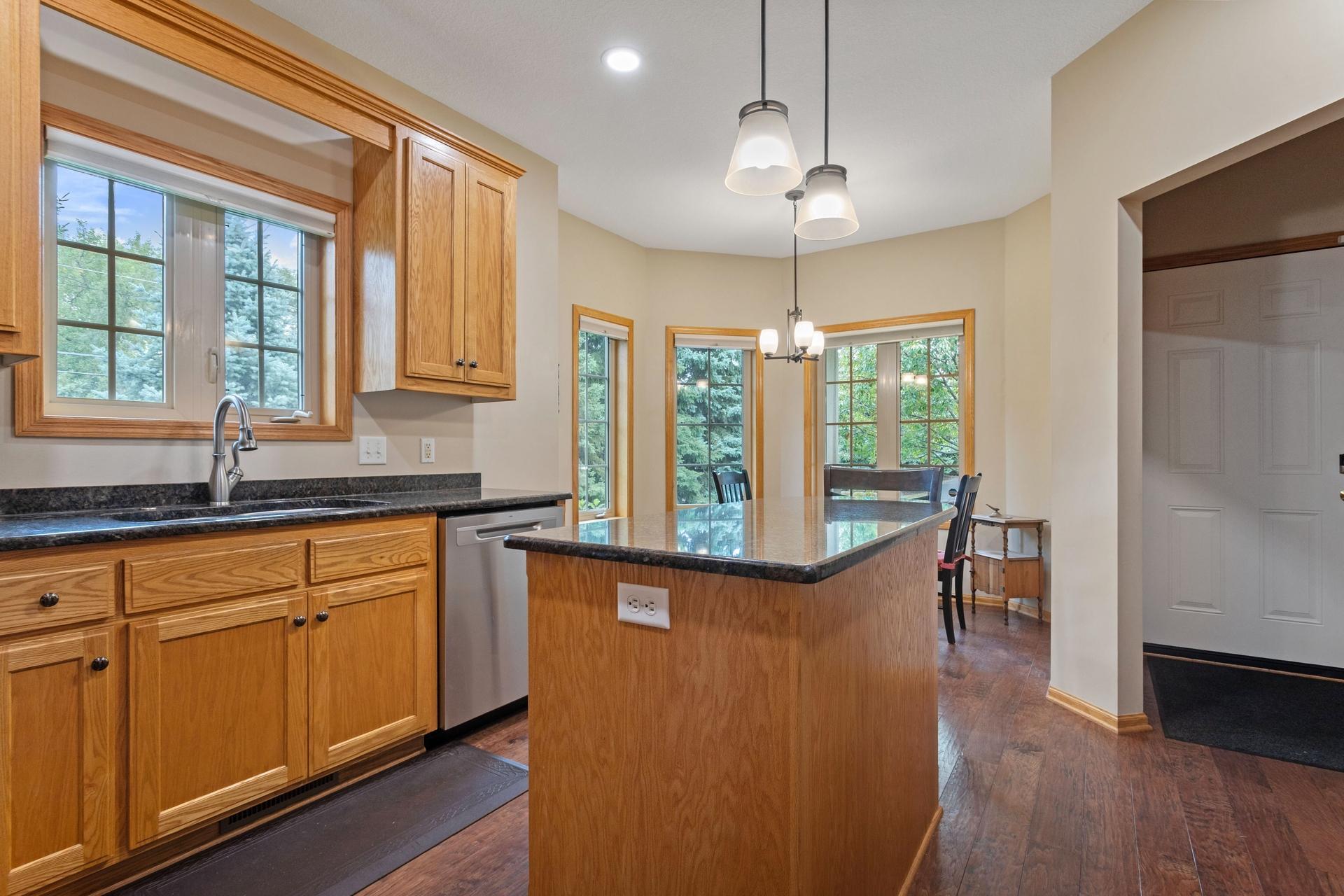 339 Summer Place E Property Photo 6