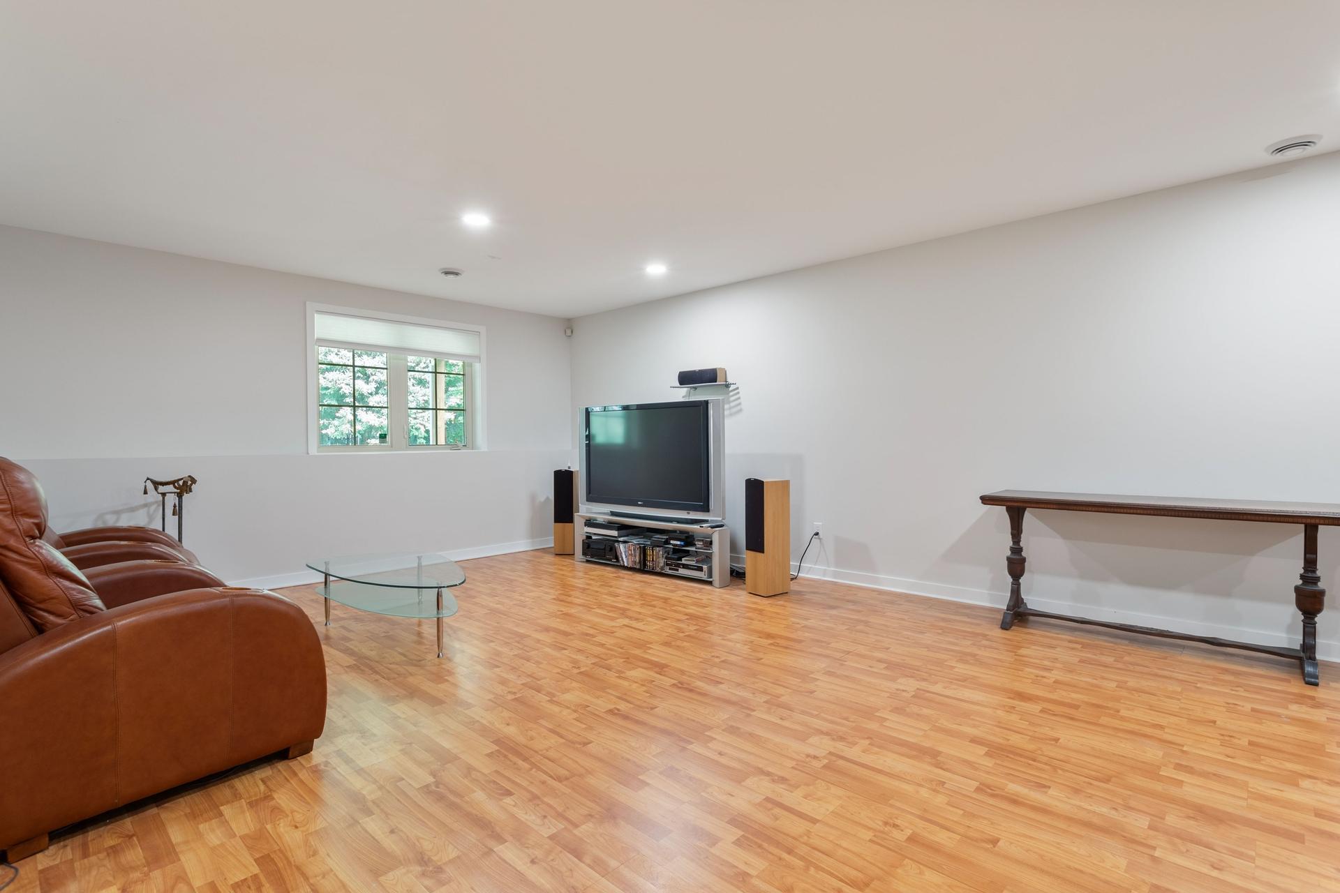 339 Summer Place E Property Photo 24