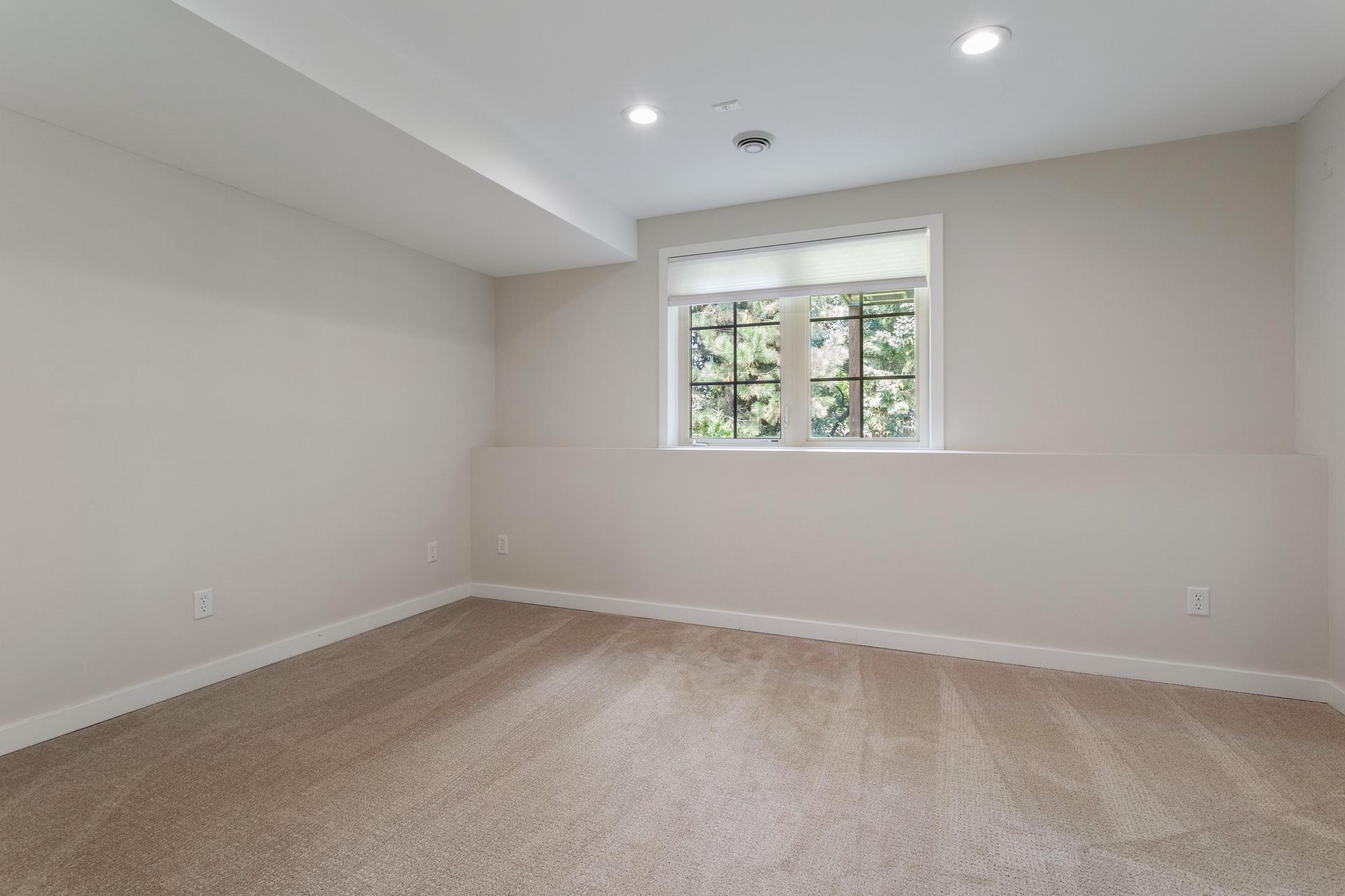 339 Summer Place E Property Photo 27