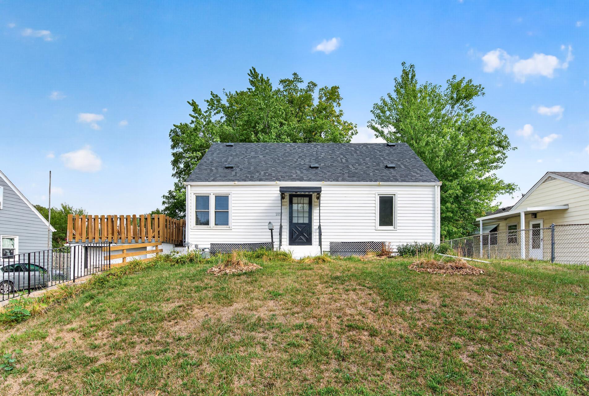 2057 Sherwood Avenue Property Photo 1