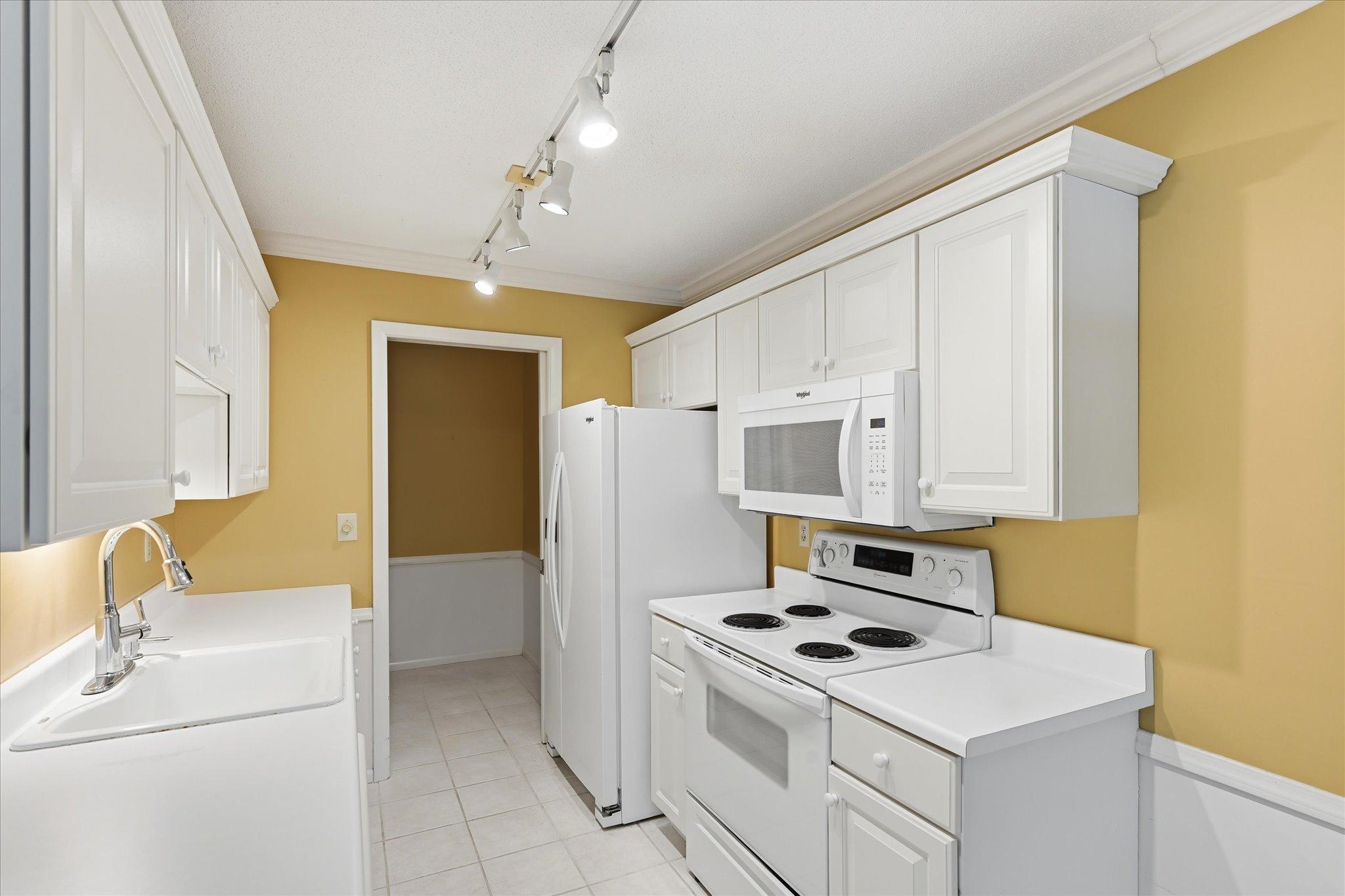 10113 W 34th Street 216 Property Photo 24