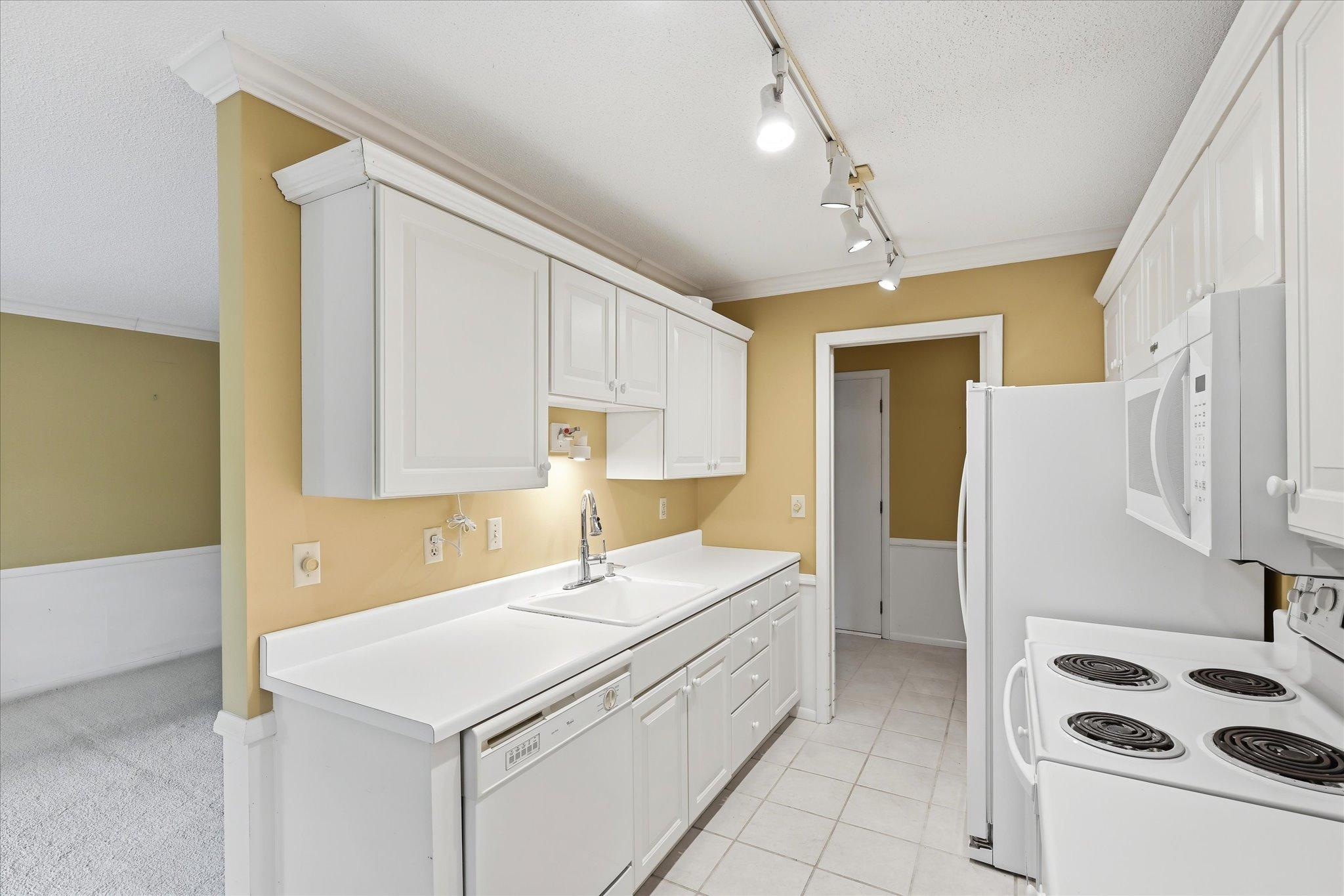 10113 W 34th Street 216 Property Photo 25