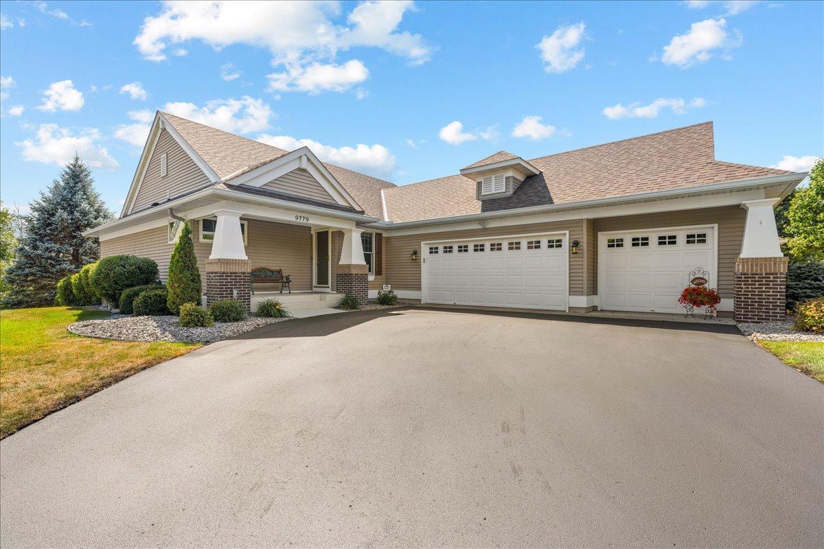 9779 Wedgewood Circle