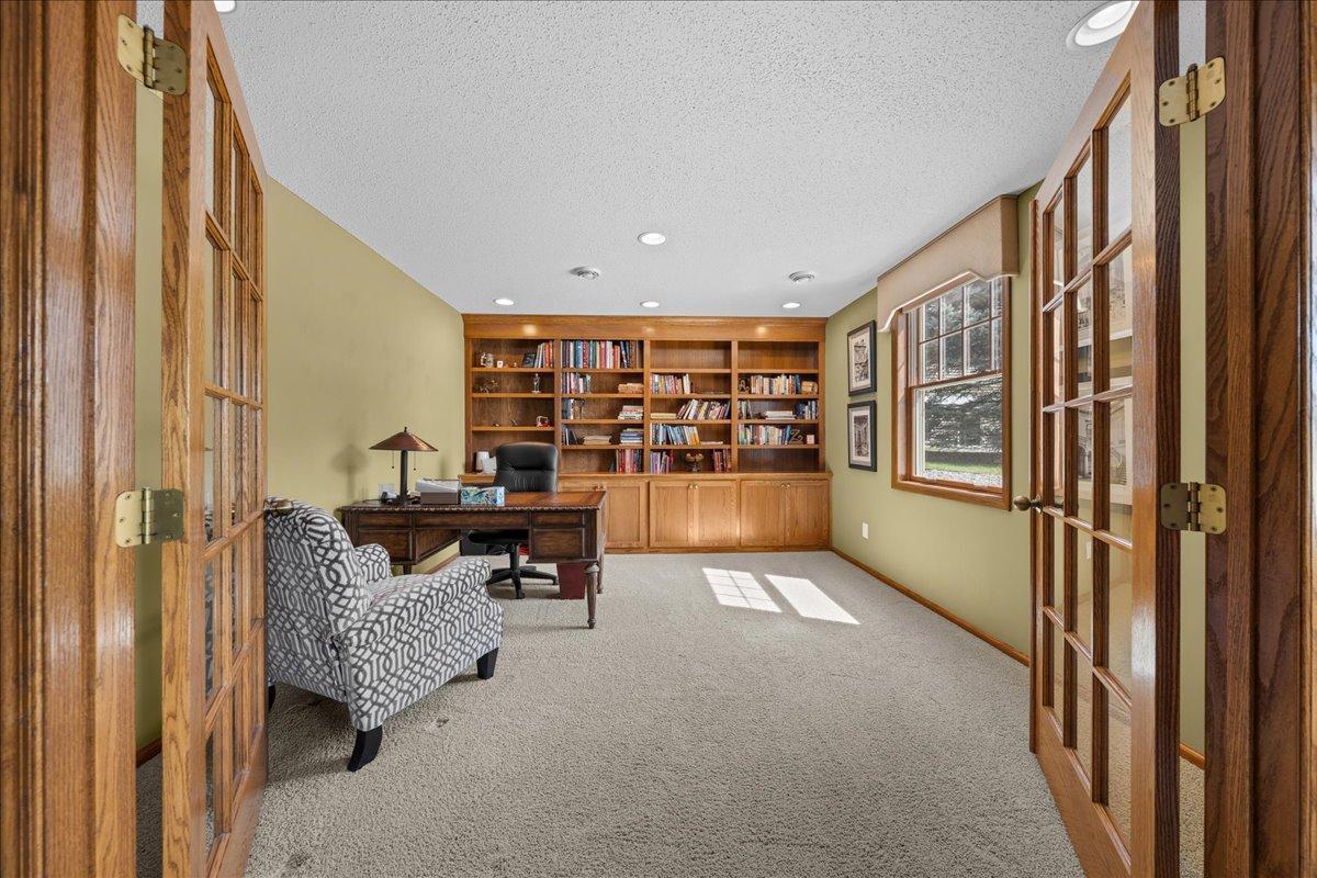 9779 Wedgewood Circle Property Photo 7