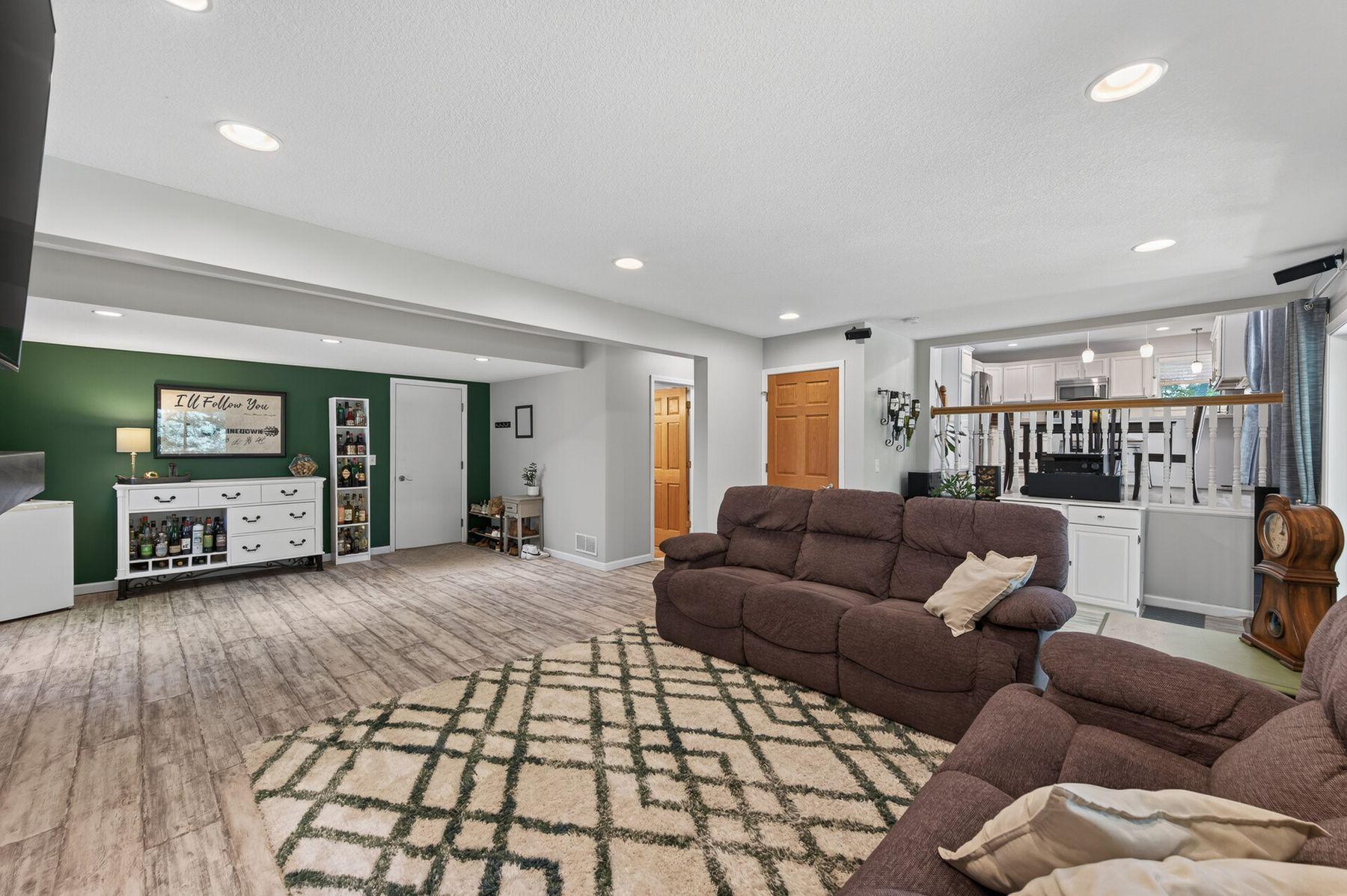 12754 Independence Avenue Property Photo 15