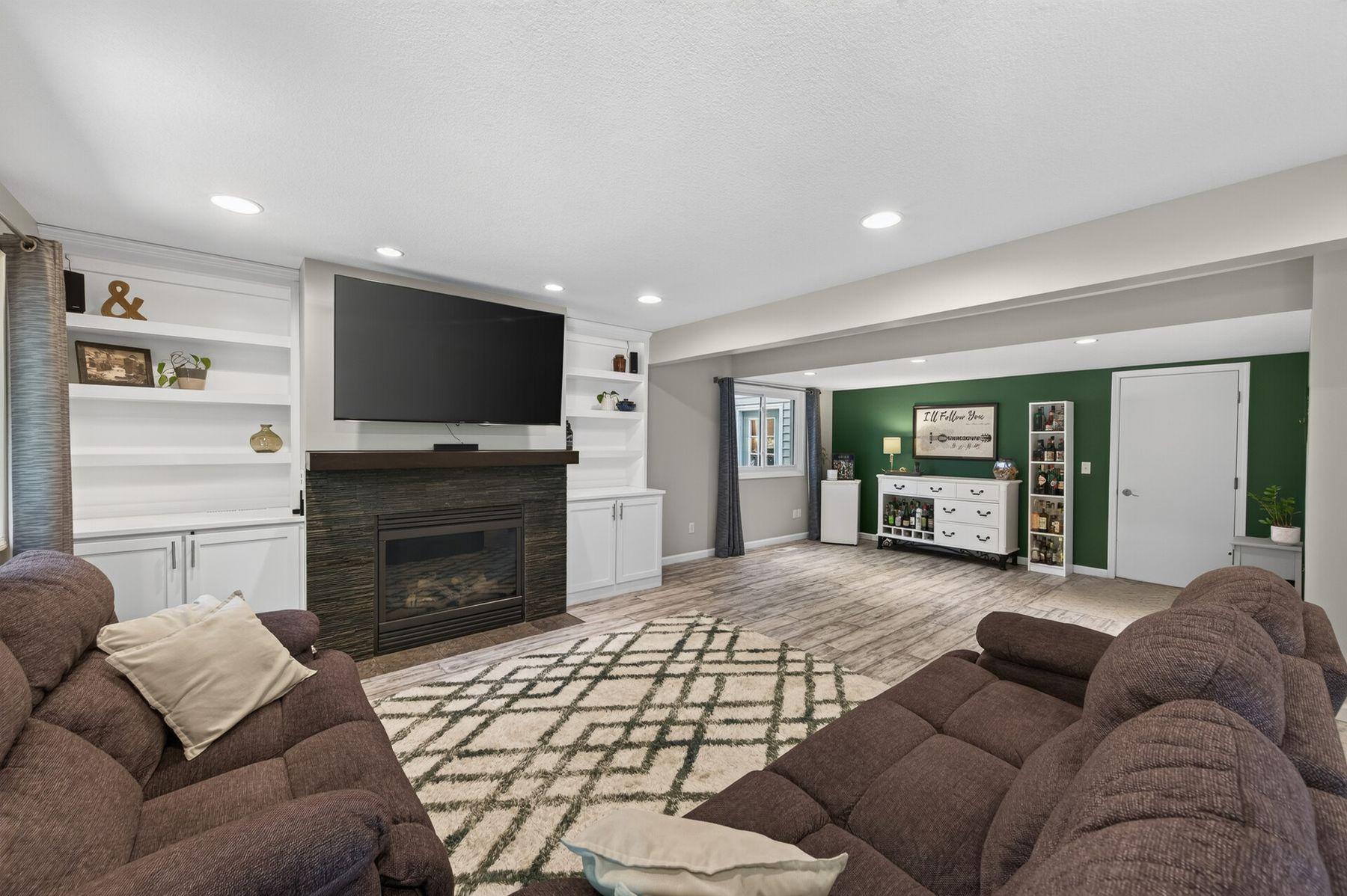 12754 Independence Avenue Property Photo 17