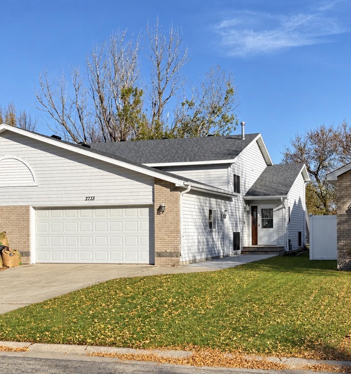 2733 26th Street Circle S Property Photo 1