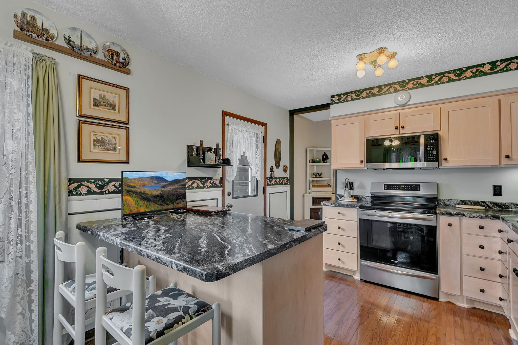 1025 35th Avenue N Property Photo 8