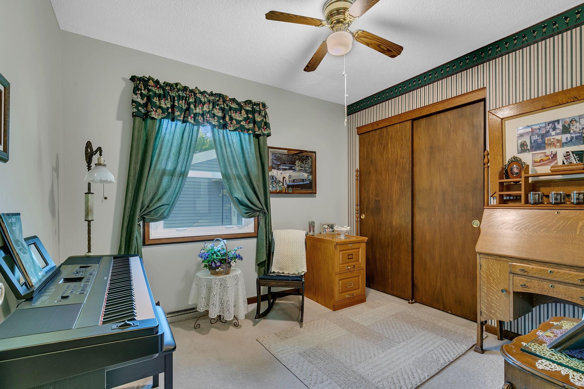 1025 35th Avenue N Property Photo 19