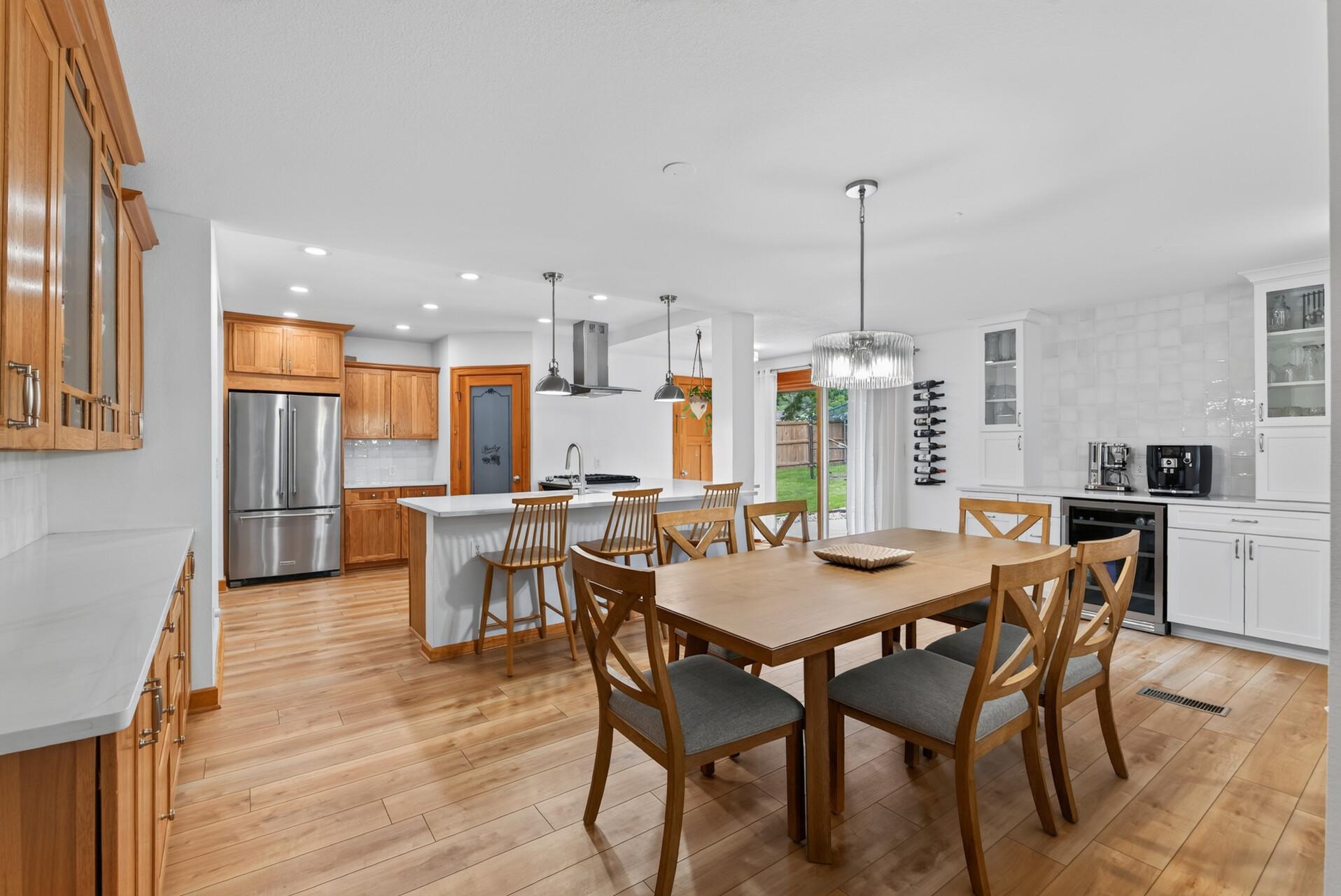 2584 S Shore Boulevard Property Photo 10