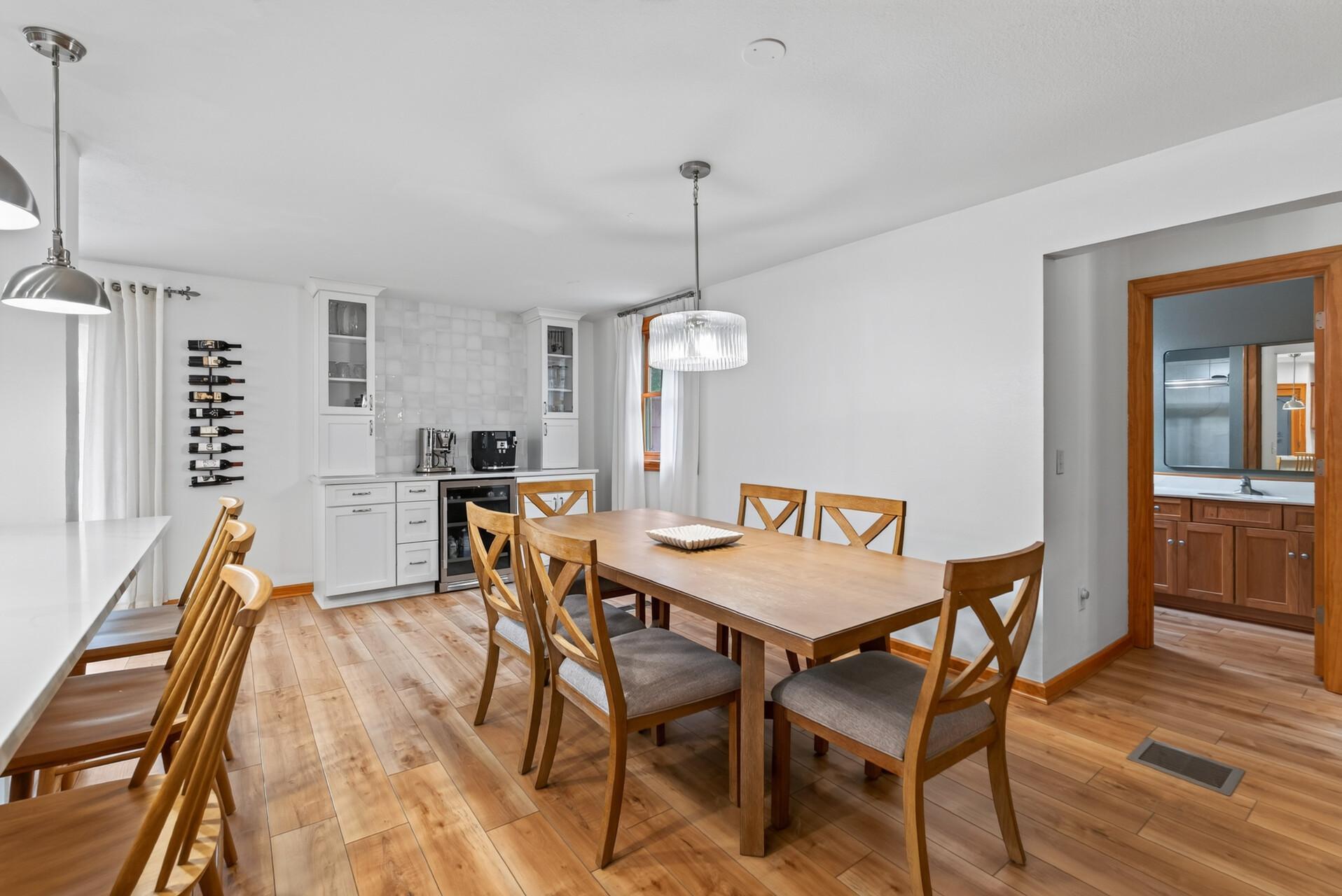 2584 S Shore Boulevard Property Photo 11