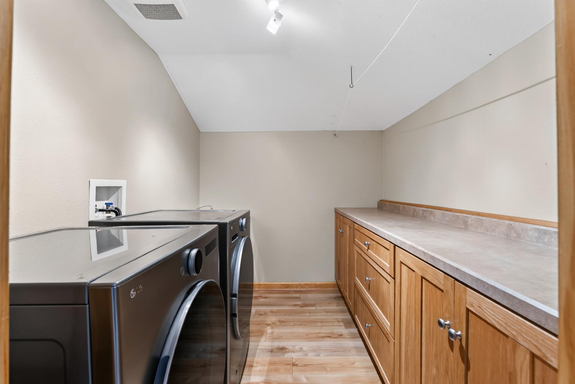2584 S Shore Boulevard Property Photo 23