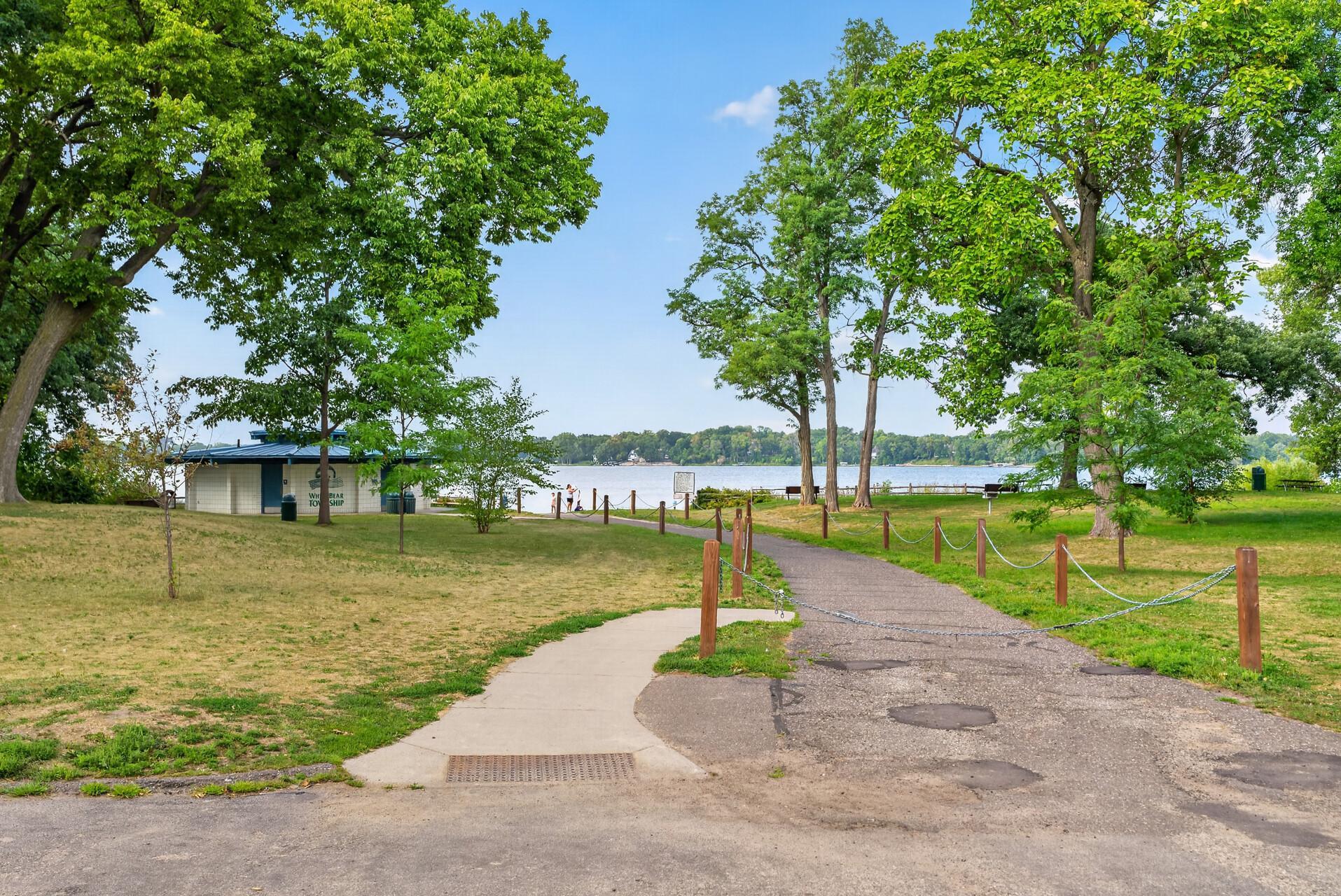 2584 S Shore Boulevard Property Photo 31