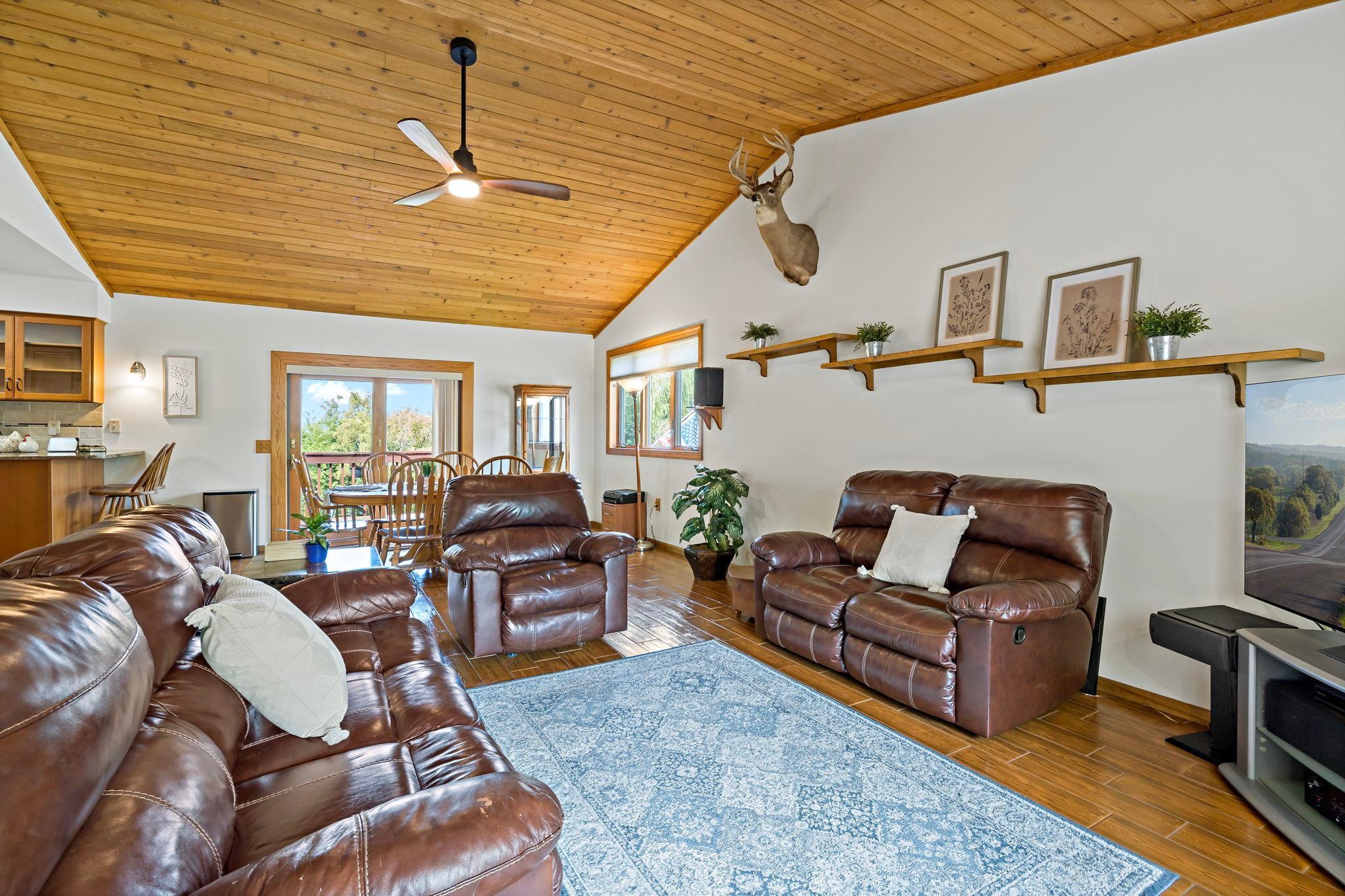 17222 Deerwood Lane Property Photo 3