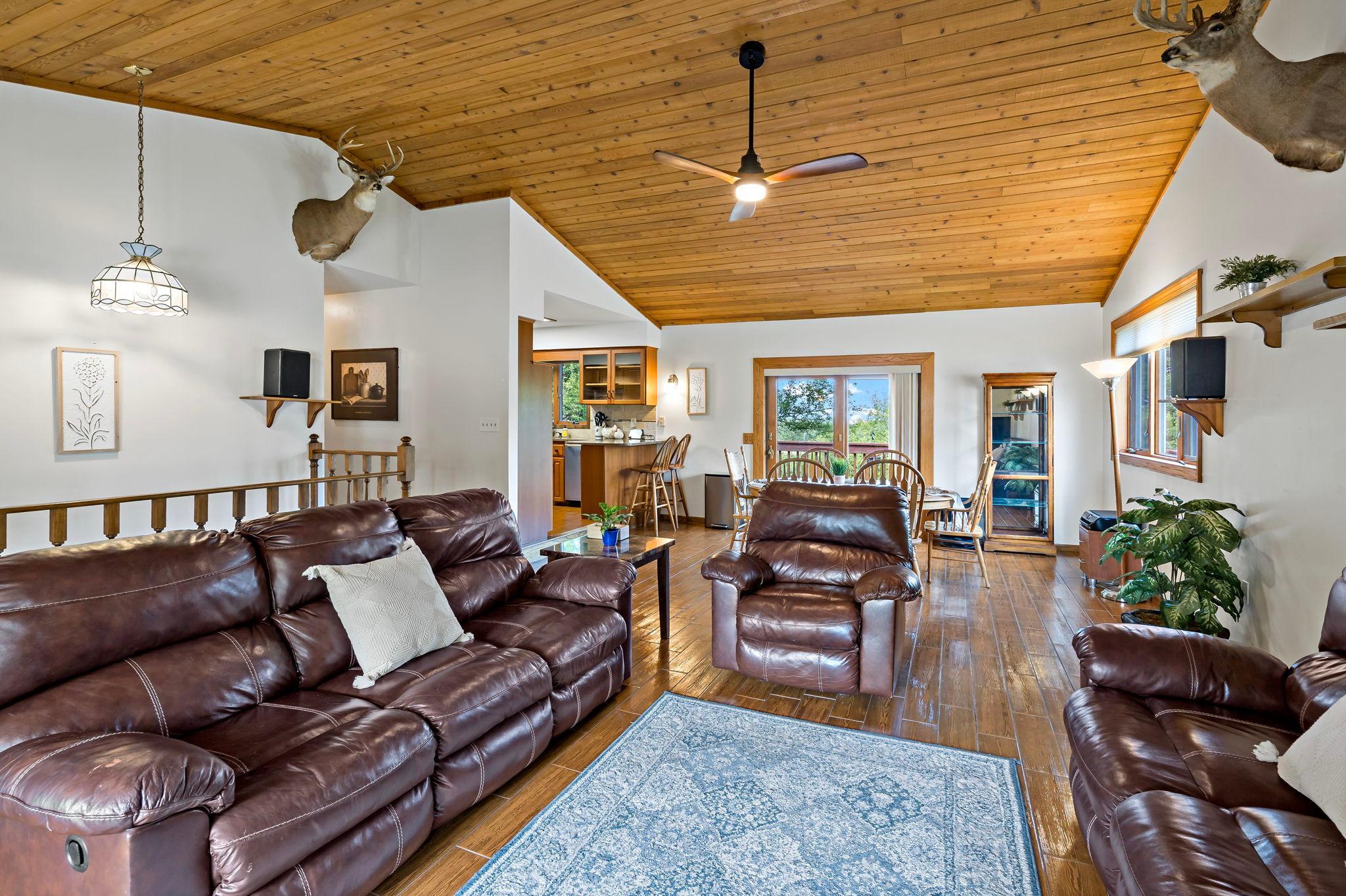 17222 Deerwood Lane Property Photo 6