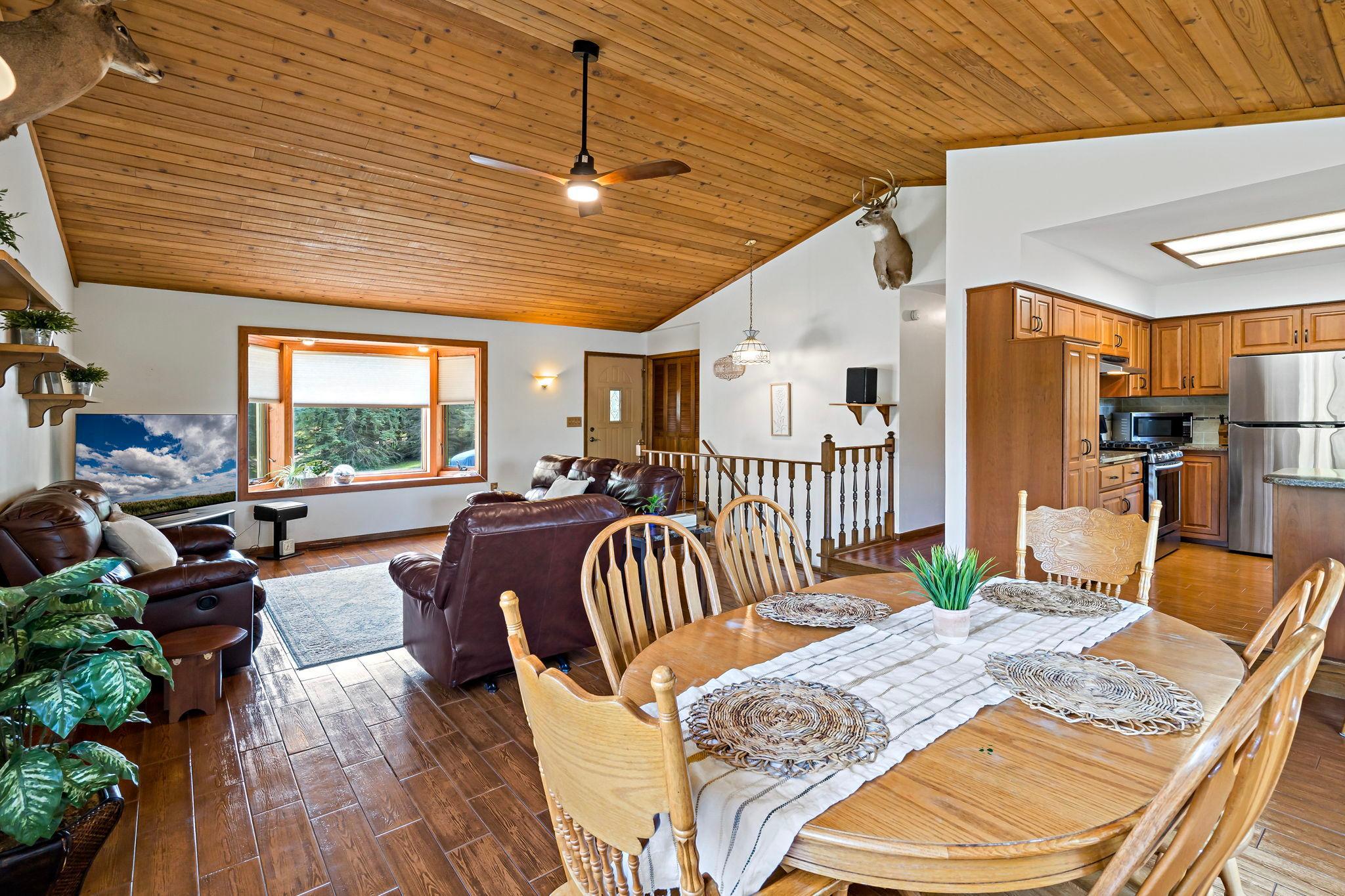 17222 Deerwood Lane Property Photo 7