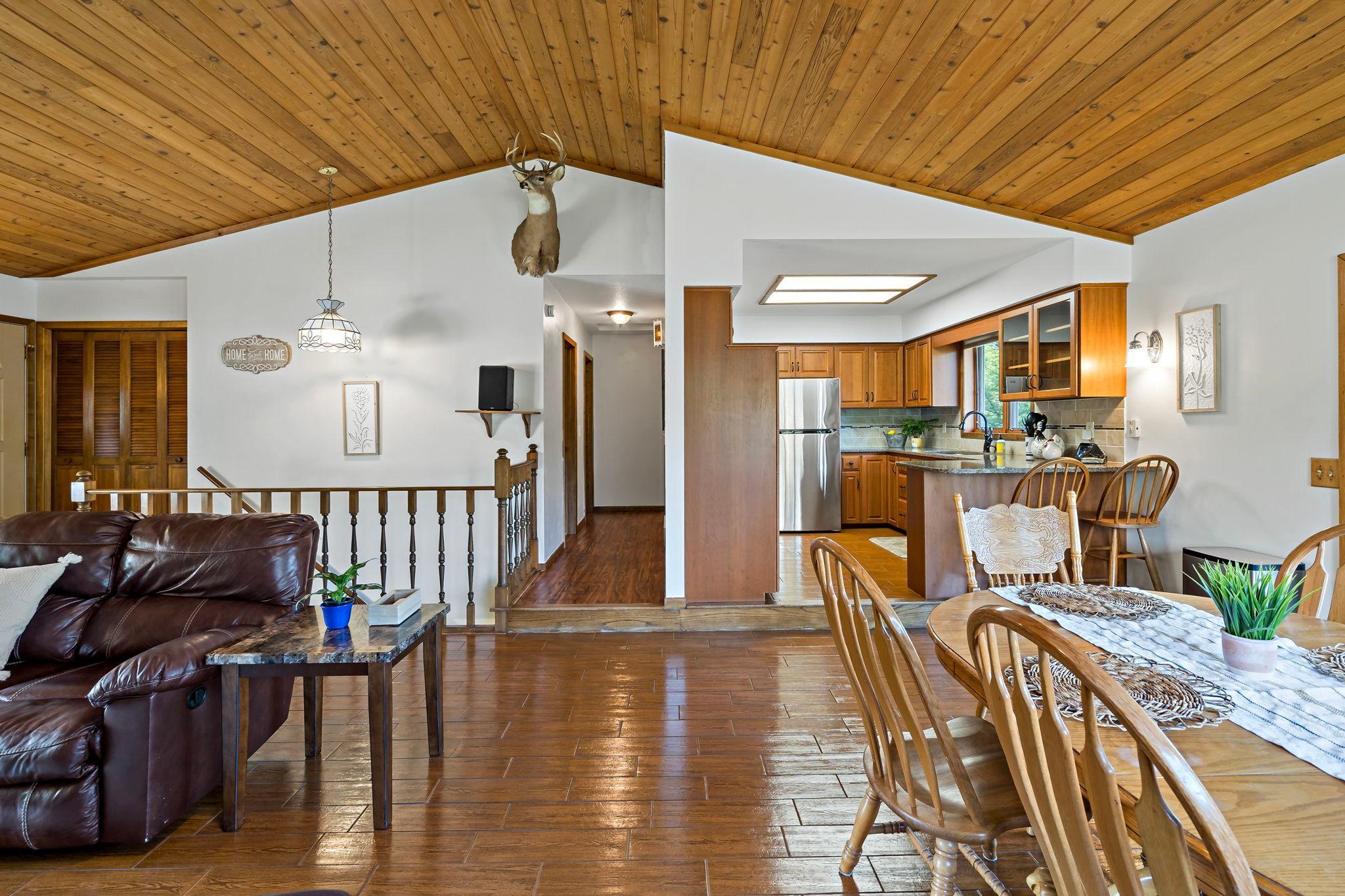 17222 Deerwood Lane Property Photo 8