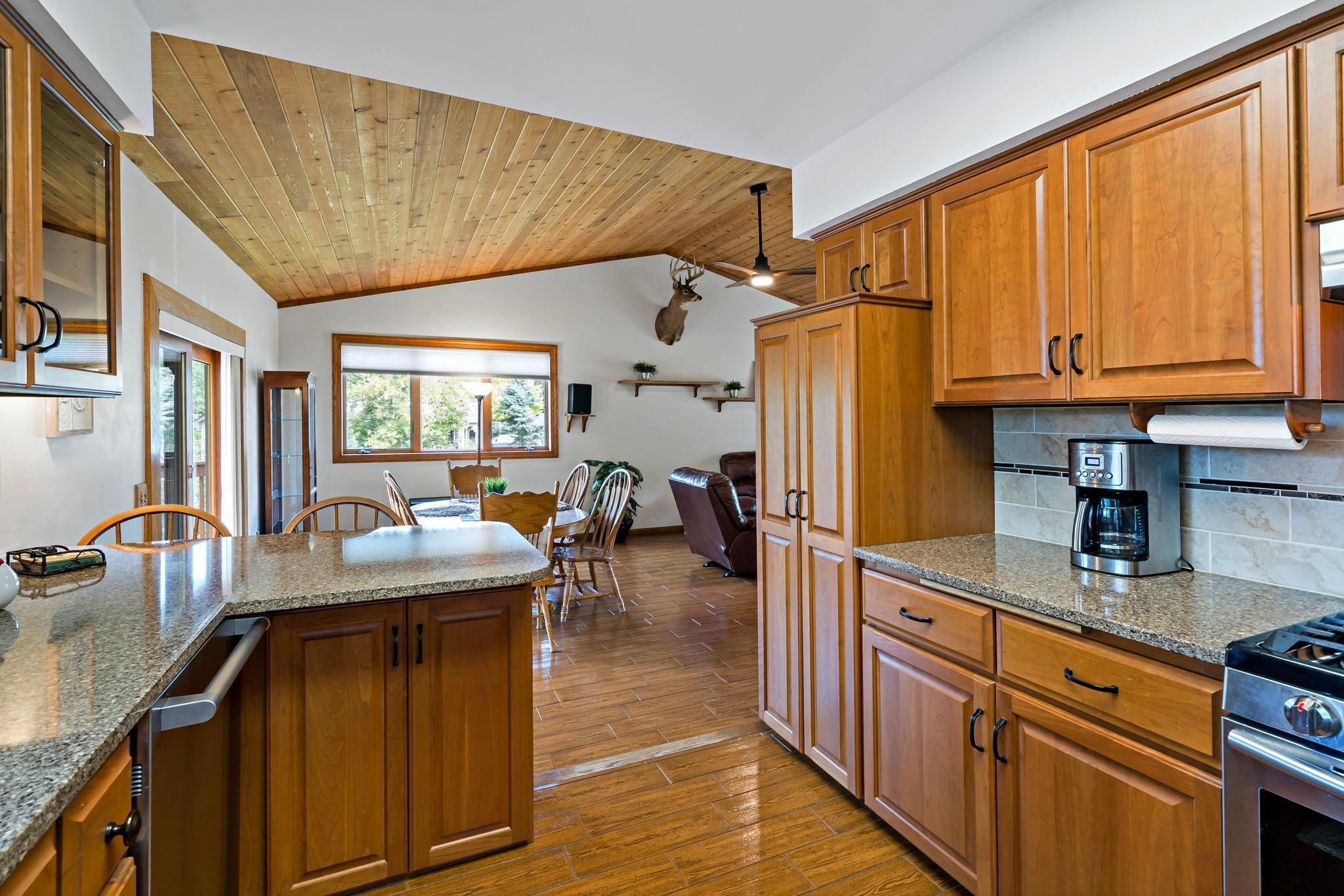 17222 Deerwood Lane Property Photo 12