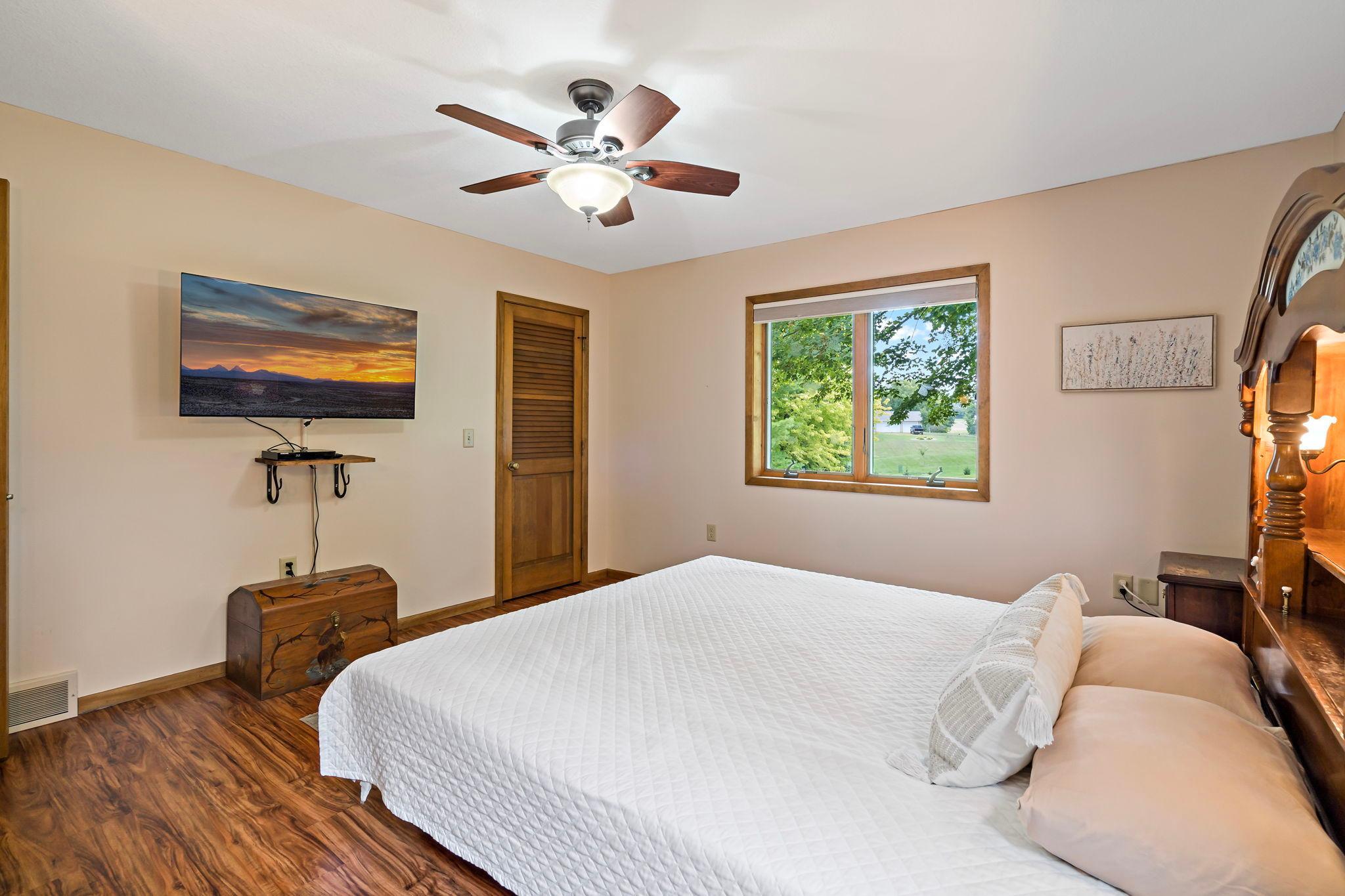 17222 Deerwood Lane Property Photo 15