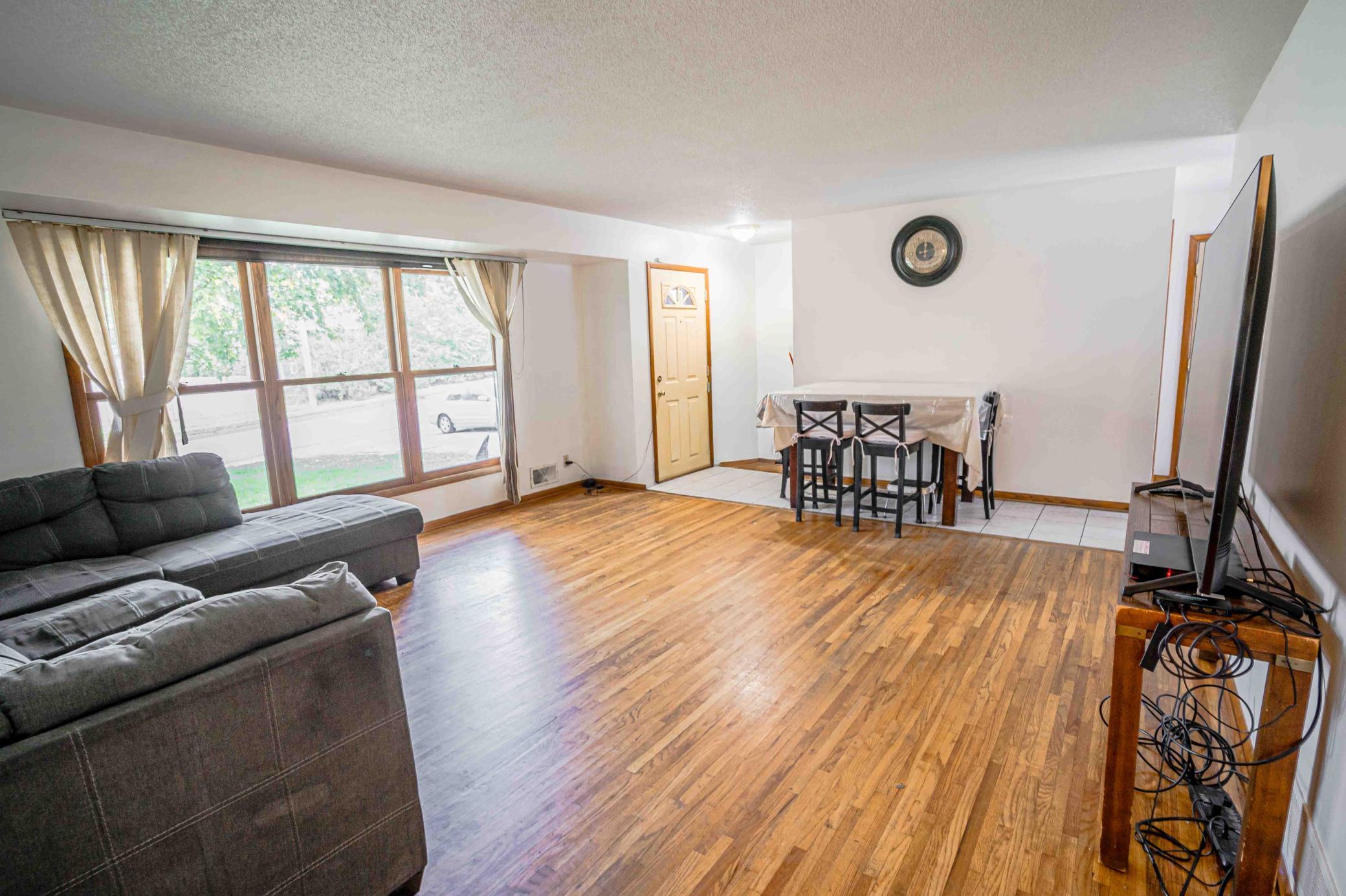 430 County Road B2 W Property Photo 6