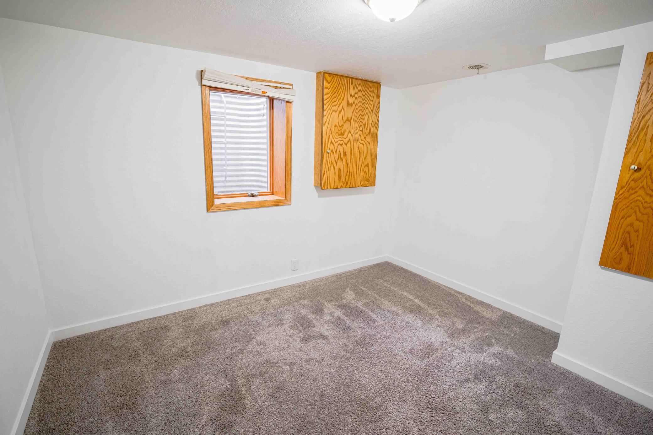 430 County Road B2 W Property Photo 20