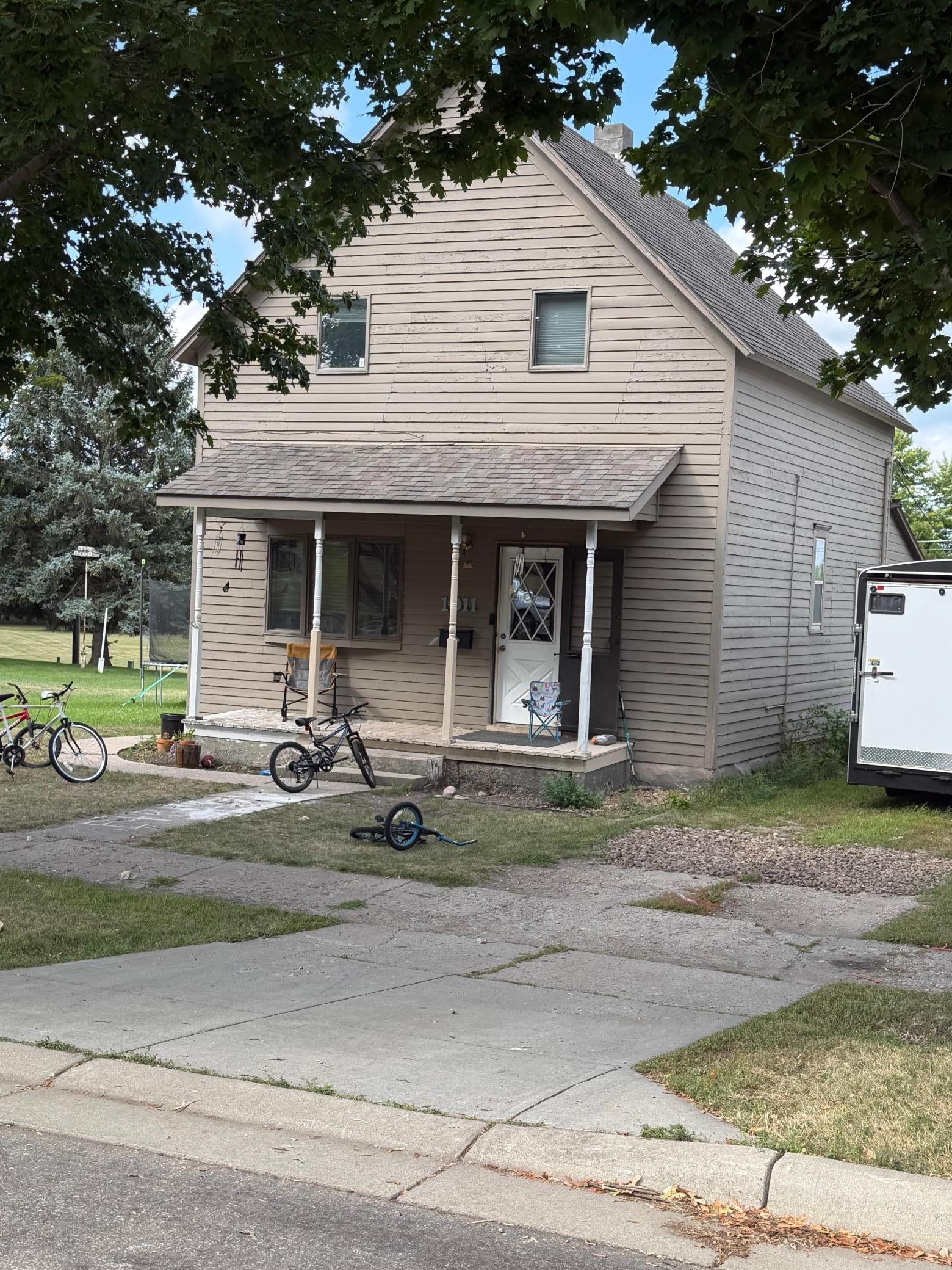 1011 4th Avenue Property Photo 3