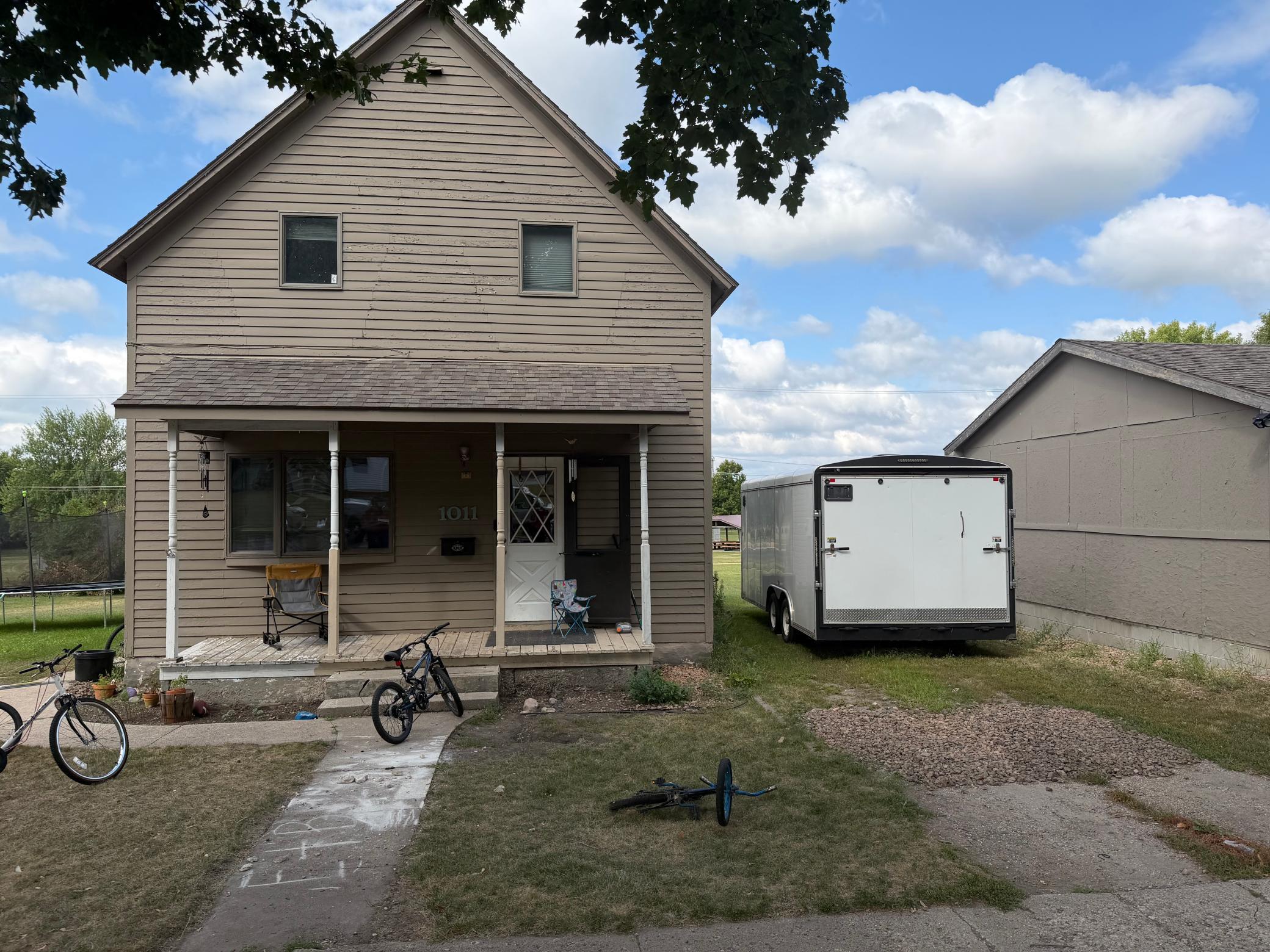 1011 4th Avenue Property Photo 6