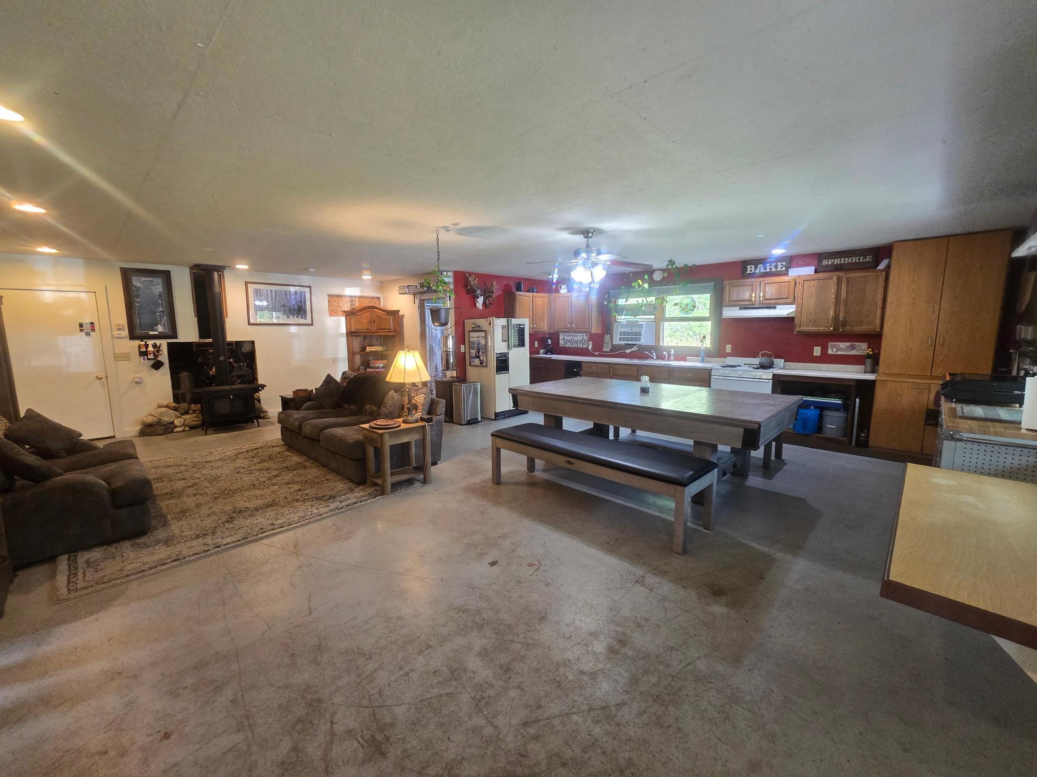 11161 Highway 65 Property Photo 2