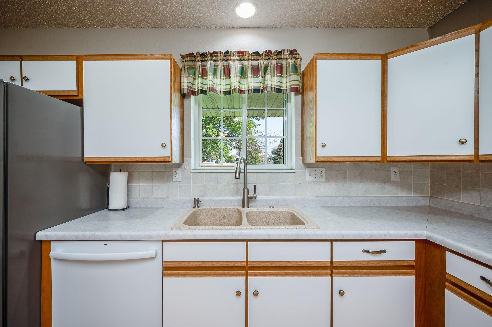 122 Oxford Path Property Photo 11