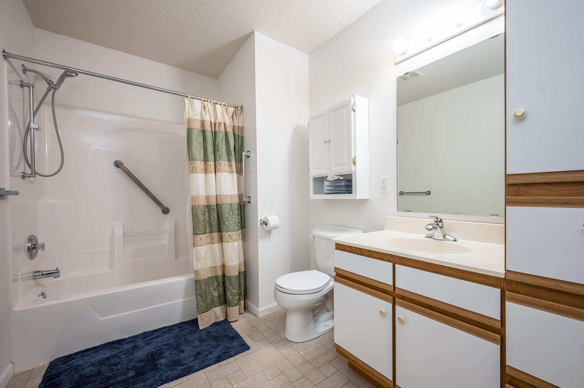 122 Oxford Path Property Photo 22