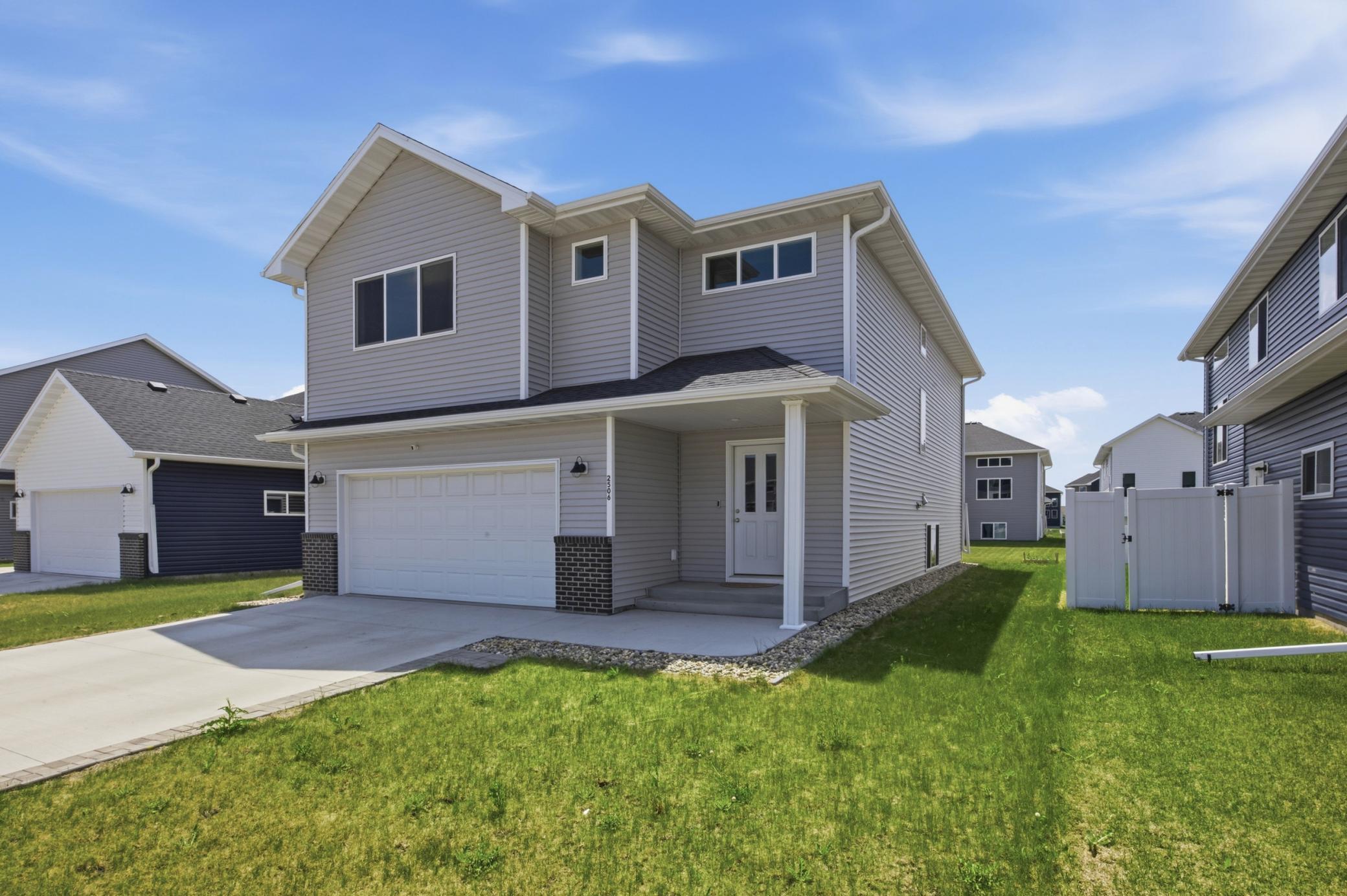 2506 Fulton Loop S Property Photo 1
