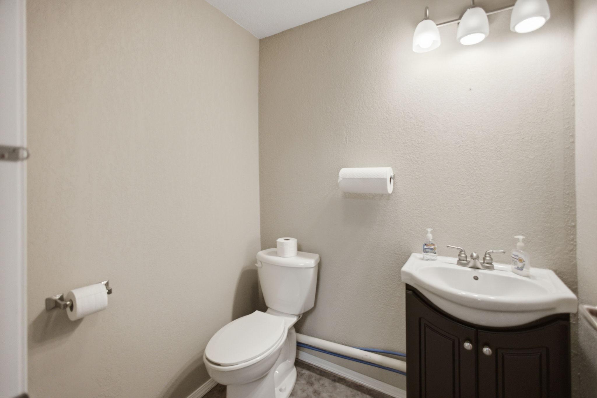 22 W 2nd Avenue Property Photo 11