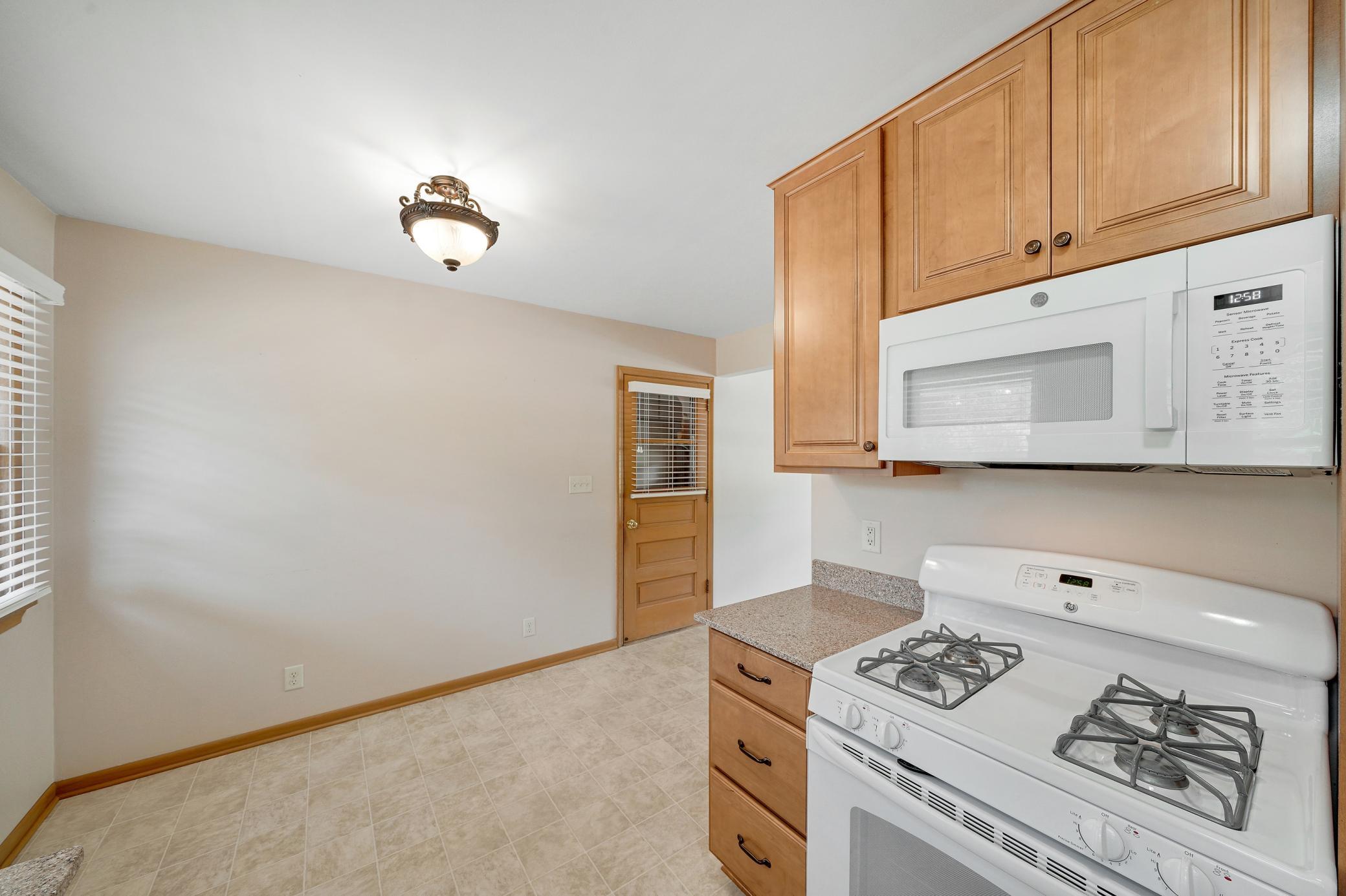 903 Parallel Street Property Photo 12