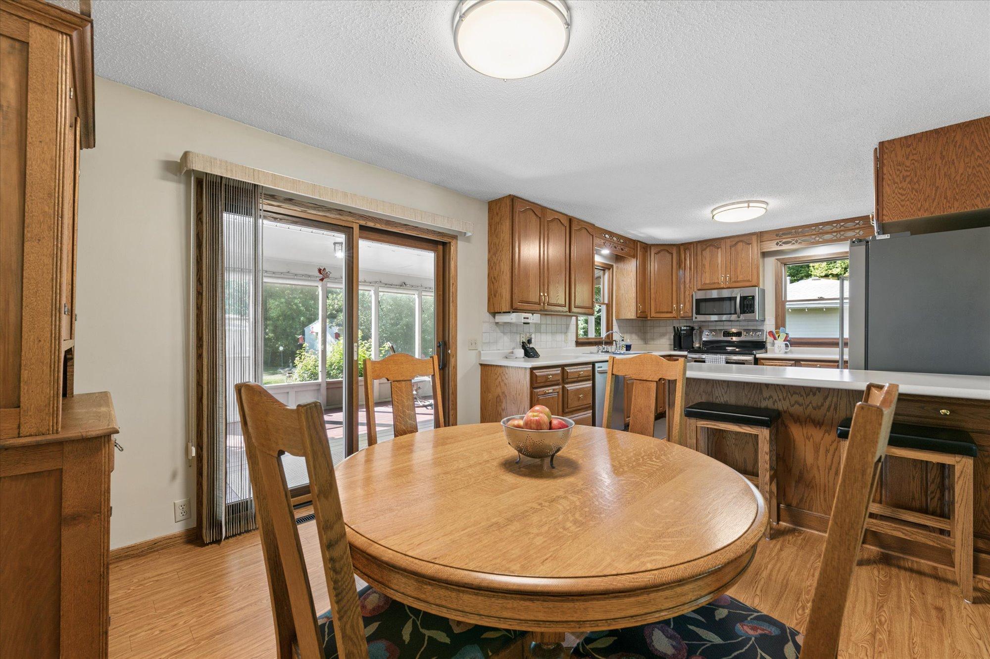 6650 Maple Drive Property Photo 4