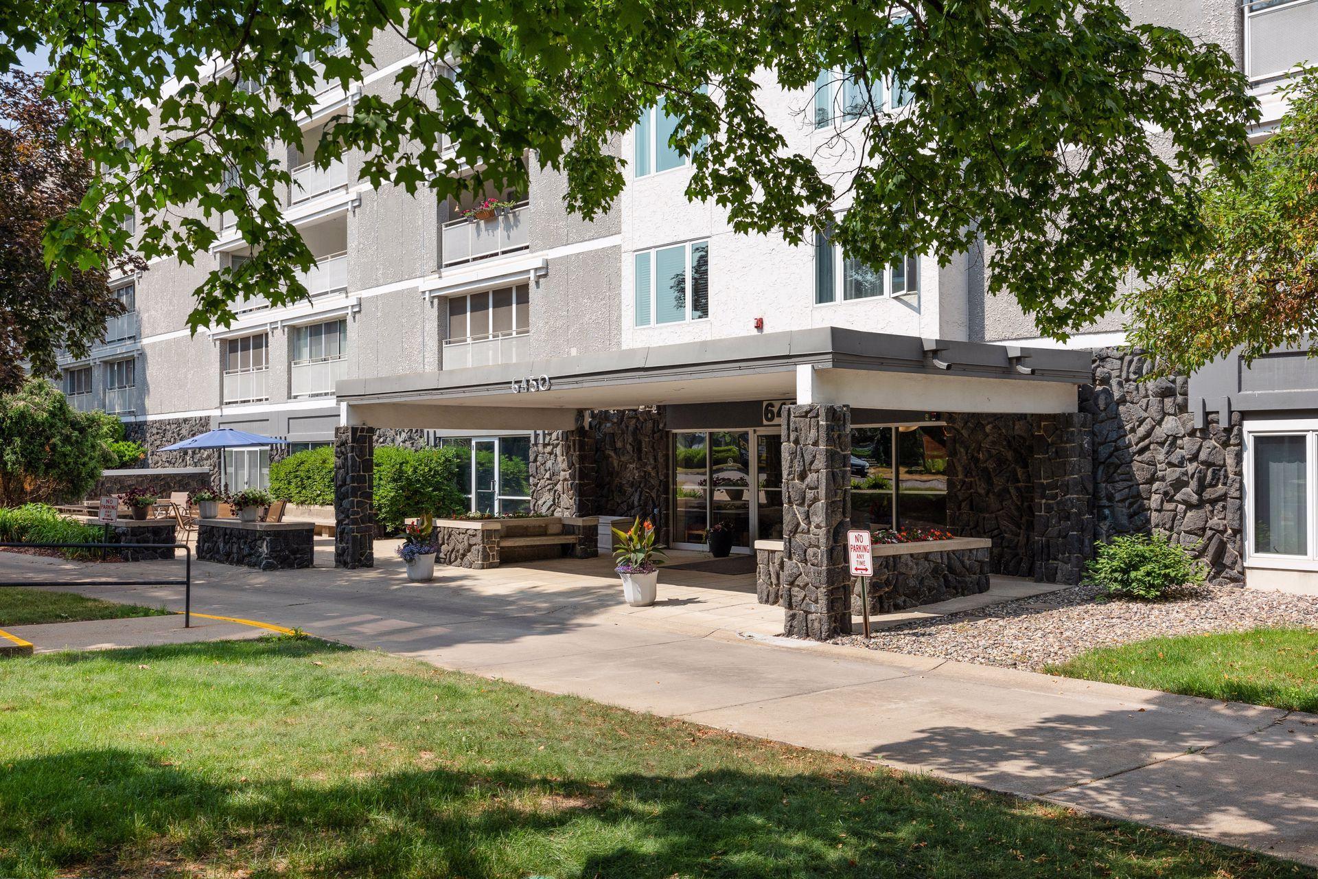 6450 York Avenue S 505