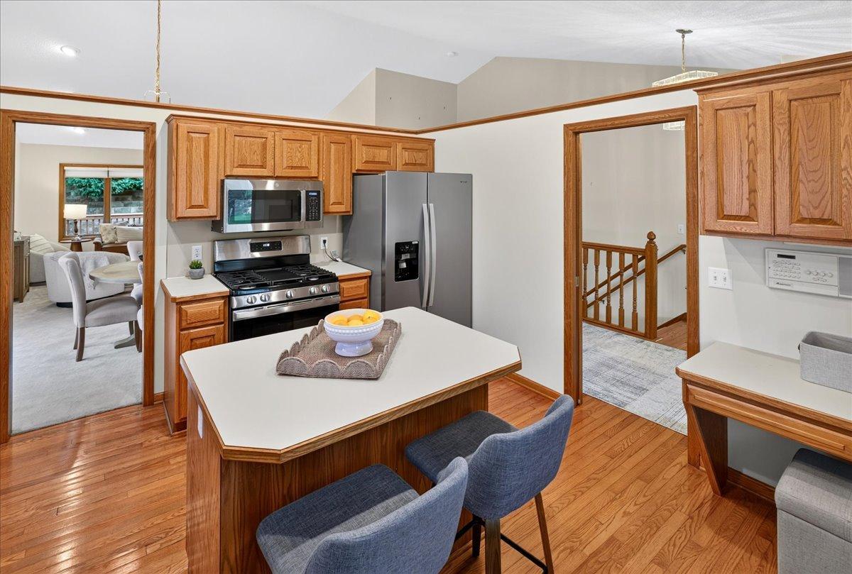4975 Lincoln Drive Property Photo 10