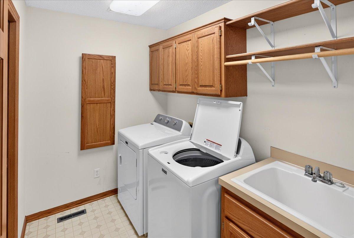 4975 Lincoln Drive Property Photo 19