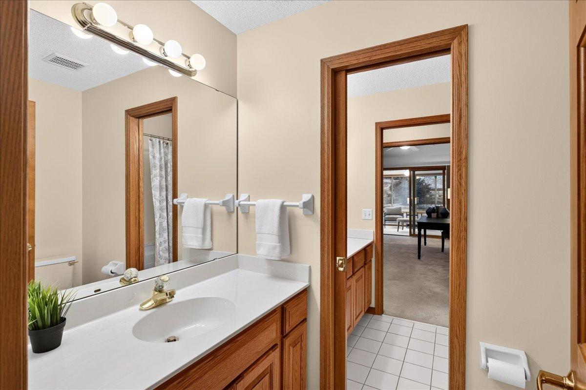 4975 Lincoln Drive Property Photo 20
